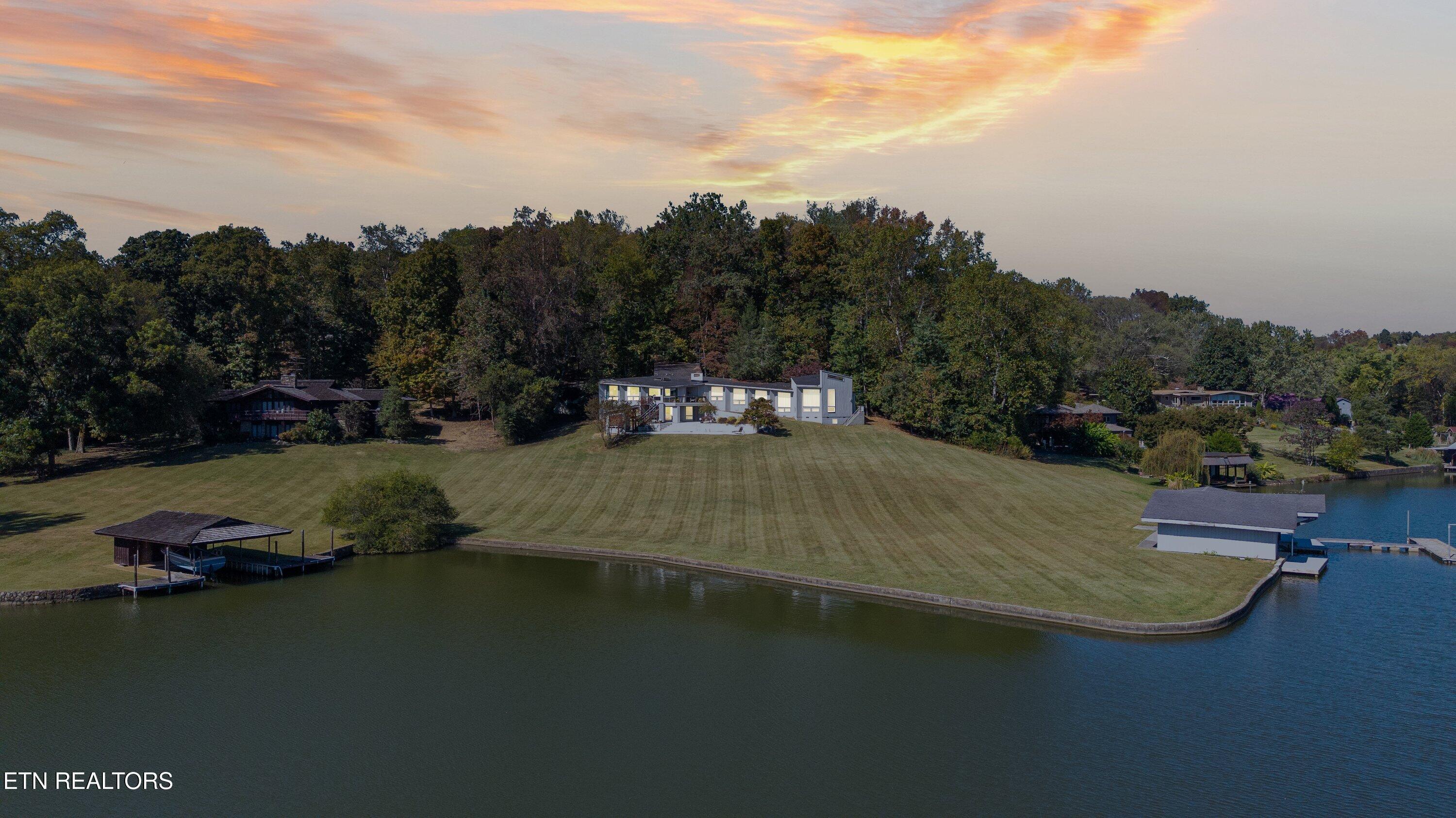 8832 Cove Point Lane, Knoxville, TN - Fort Loudoun and Tellico Lake Real Estate - Image# 2