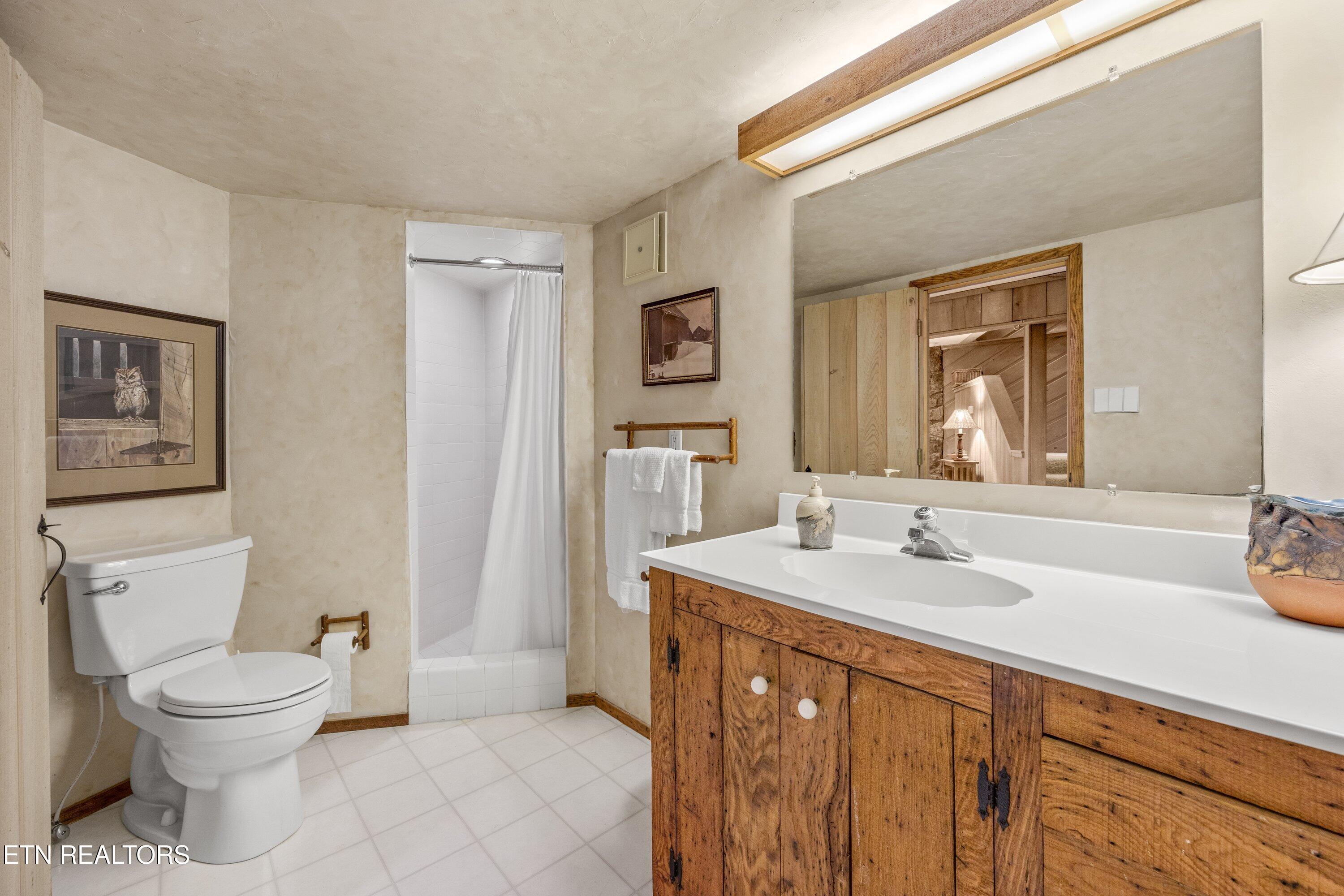 8832 Cove Point Lane, Knoxville, TN - Fort Loudoun and Tellico Lake Real Estate - Image# 51