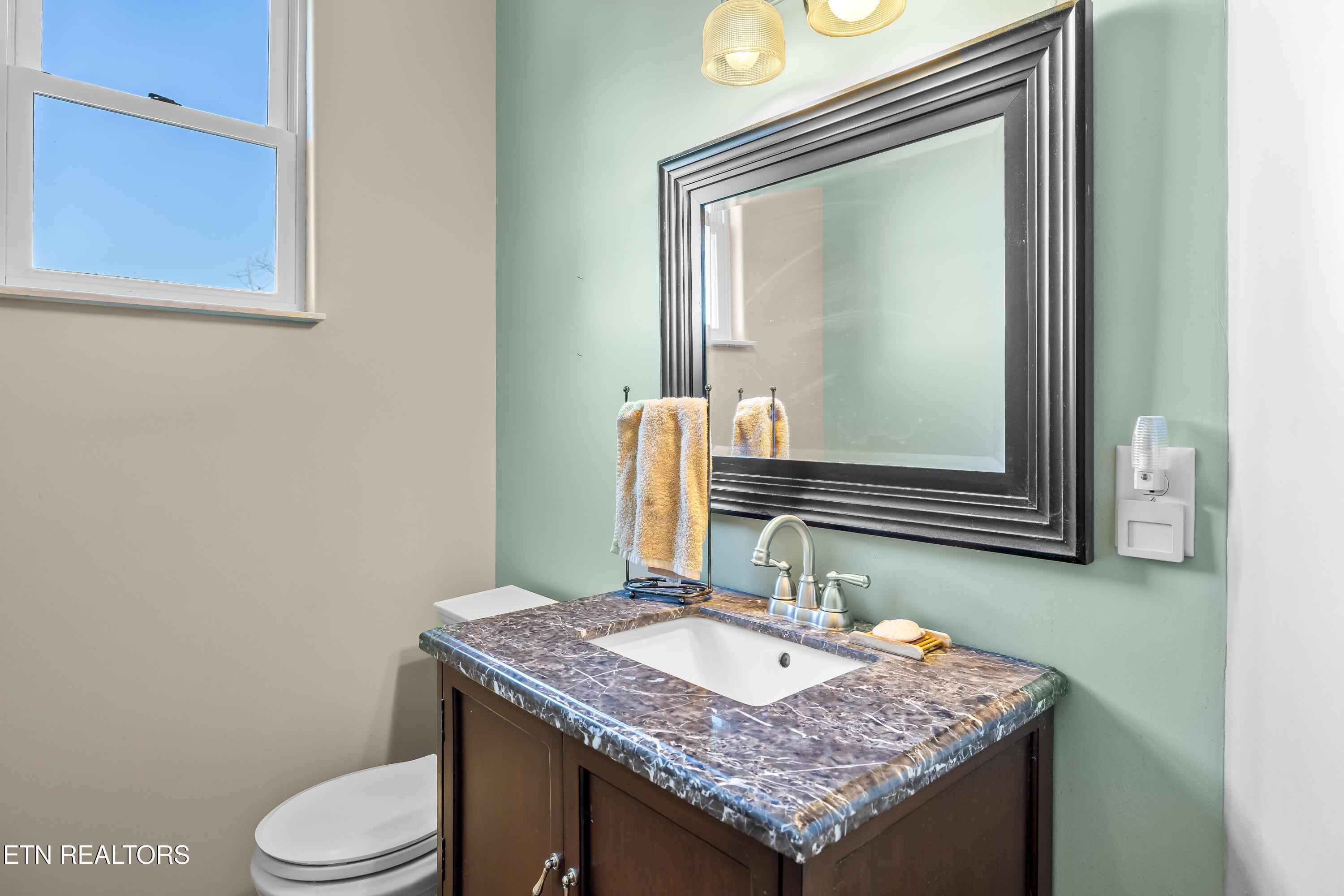 3070 W Fork Rd, Loudon, TN - Fort Loudoun and Tellico Lake Real Estate - Image# 21