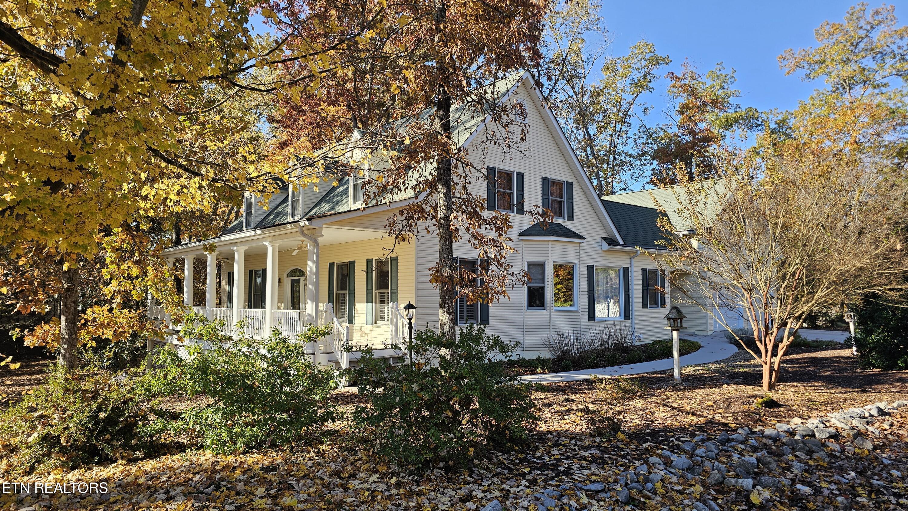 302 Oostanali Circle, Loudon, TN - Fort Loudoun and Tellico Lake Real Estate - Image# 1