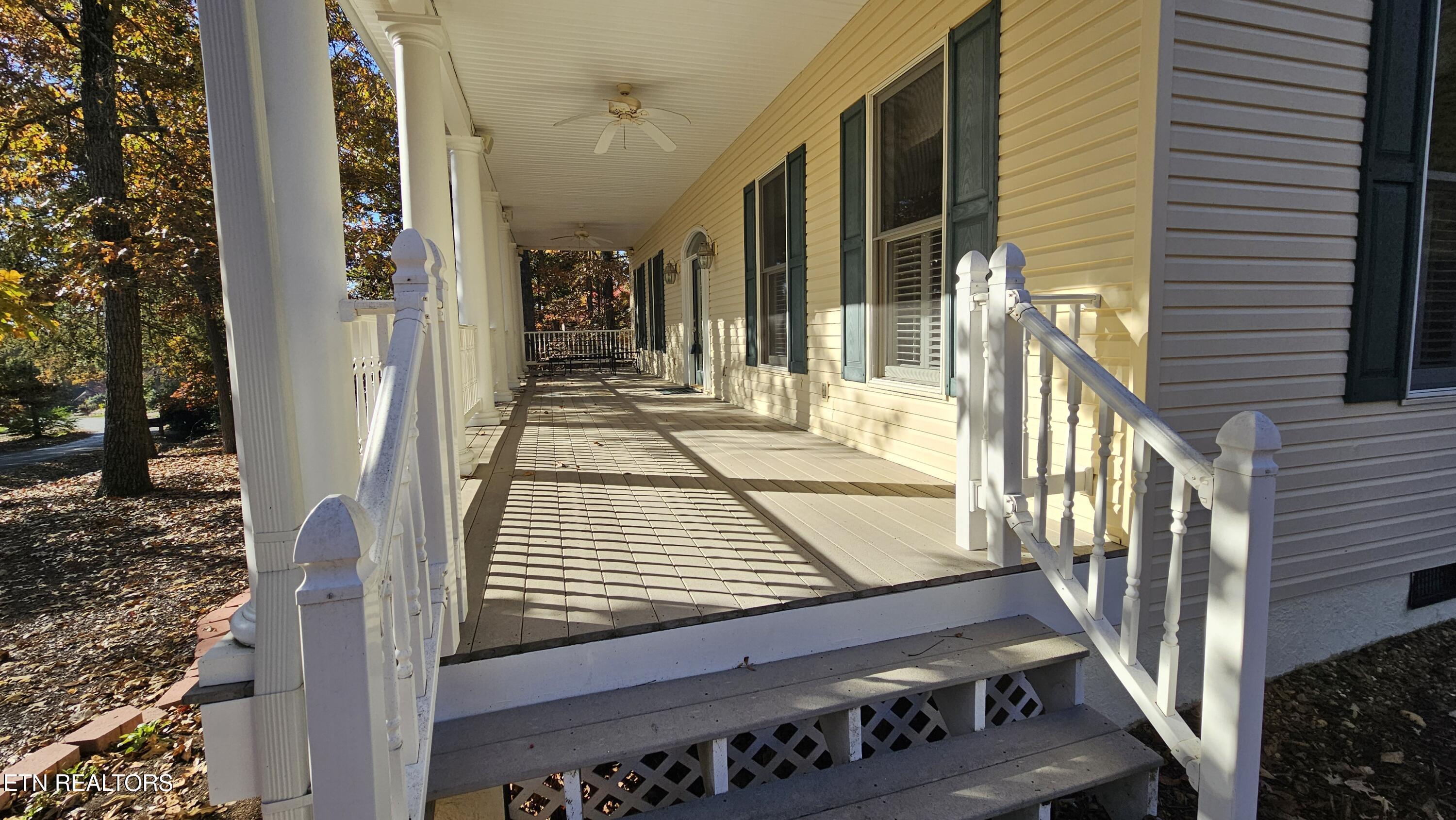 302 Oostanali Circle, Loudon, TN - Fort Loudoun and Tellico Lake Real Estate - Image# 3