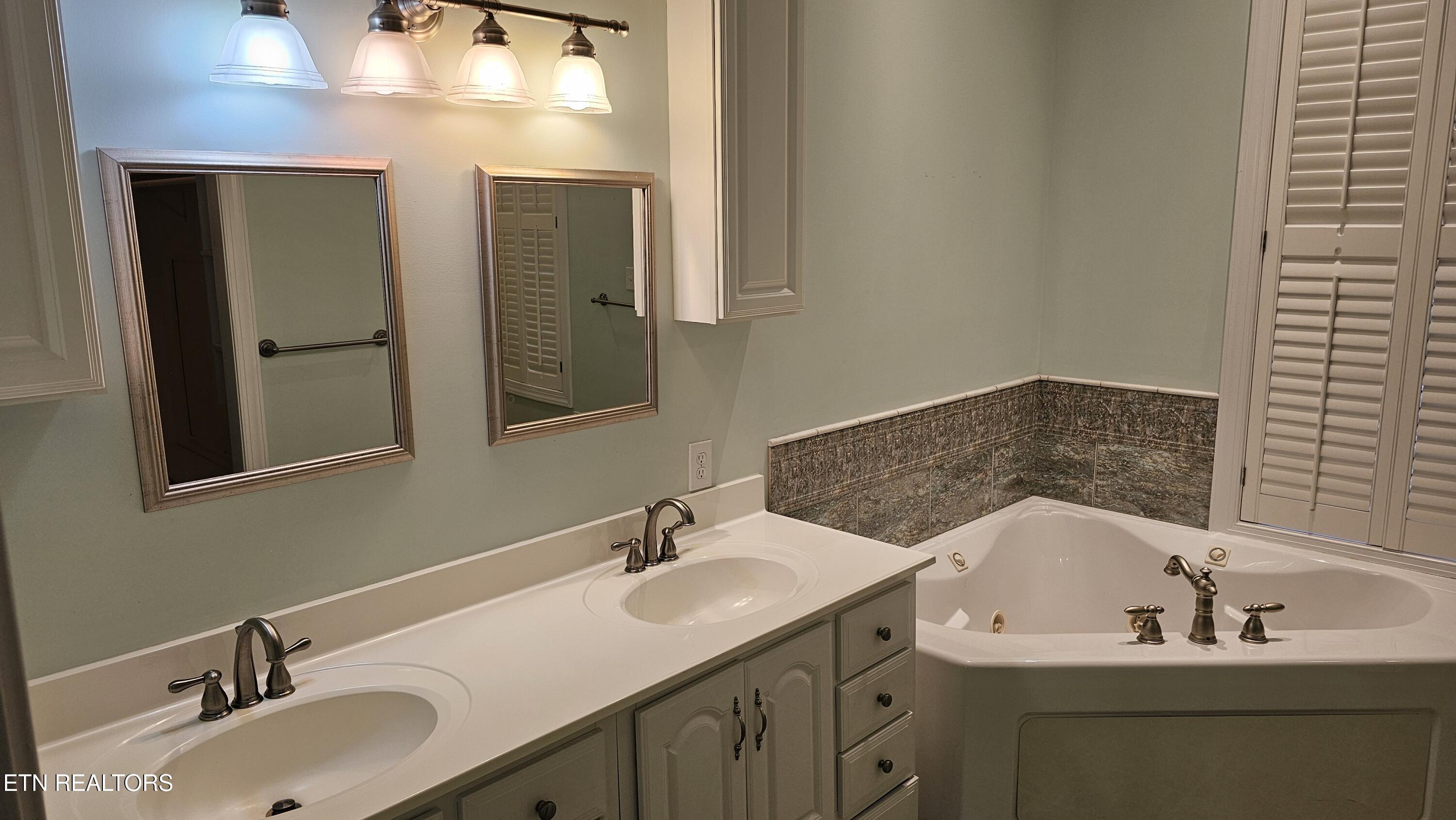 302 Oostanali Circle, Loudon, TN - Fort Loudoun and Tellico Lake Real Estate - Image# 29