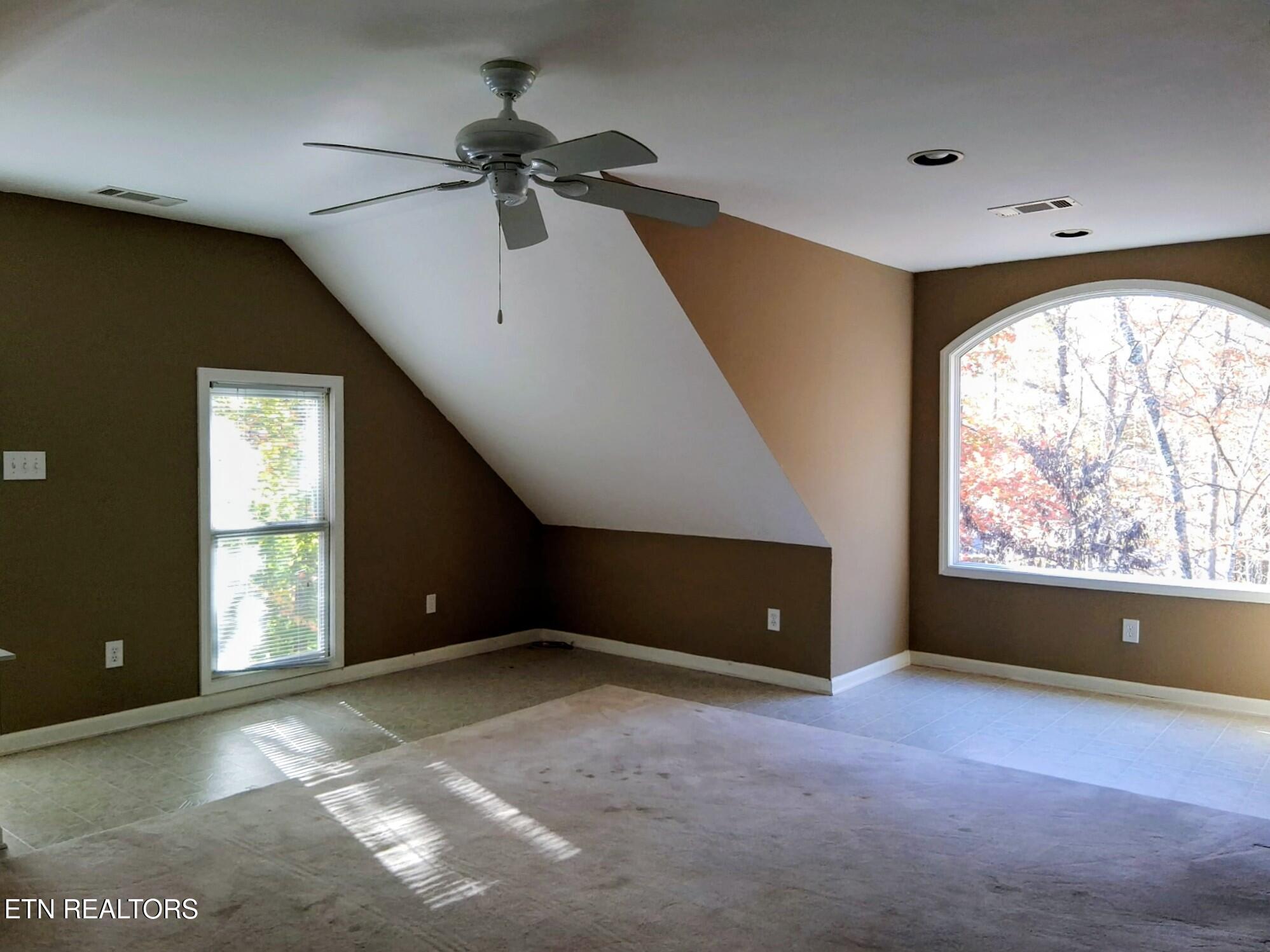 302 Oostanali Circle, Loudon, TN - Fort Loudoun and Tellico Lake Real Estate - Image# 61