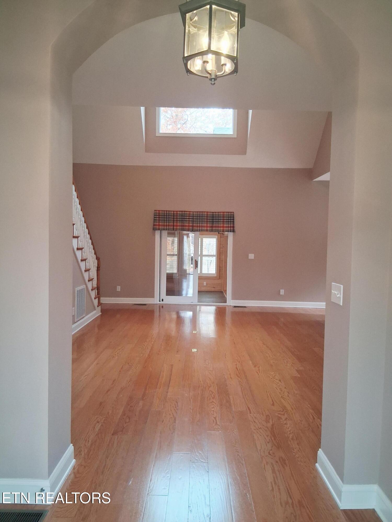 302 Oostanali Circle, Loudon, TN - Fort Loudoun and Tellico Lake Real Estate - Image# 10