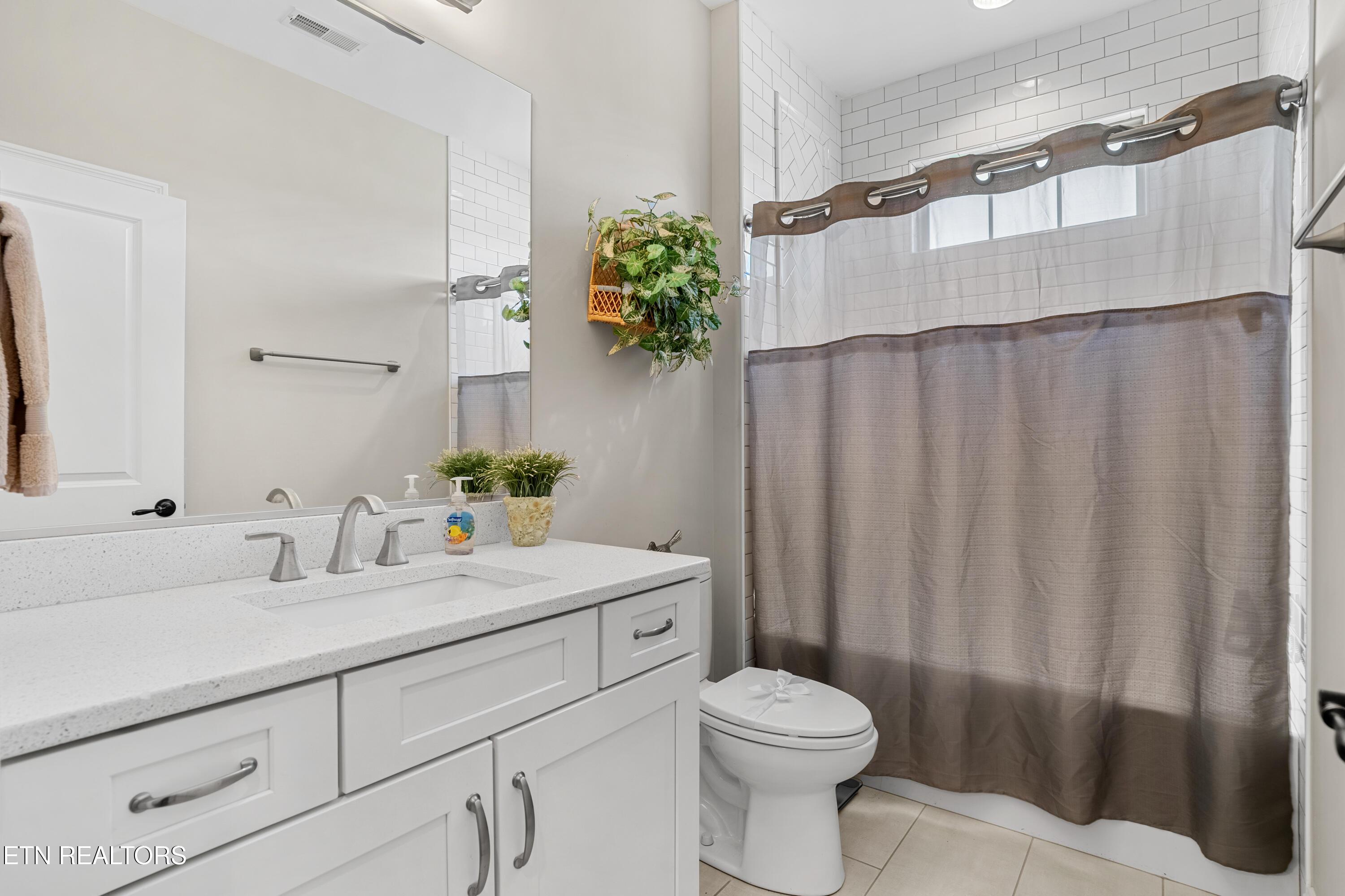 275 Hummingbird Drive, Vonore, TN - Fort Loudoun and Tellico Lake Real Estate - Image# 31