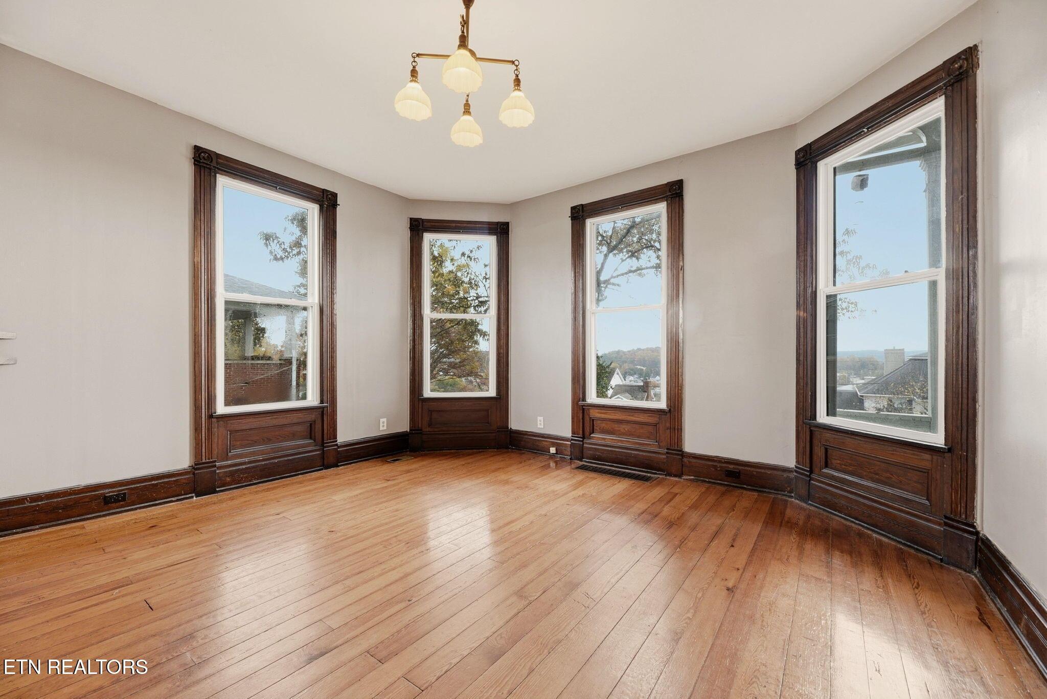 403 E 2nd Ave, Lenoir City, TN - Fort Loudoun and Tellico Lake Real Estate - Image# 13