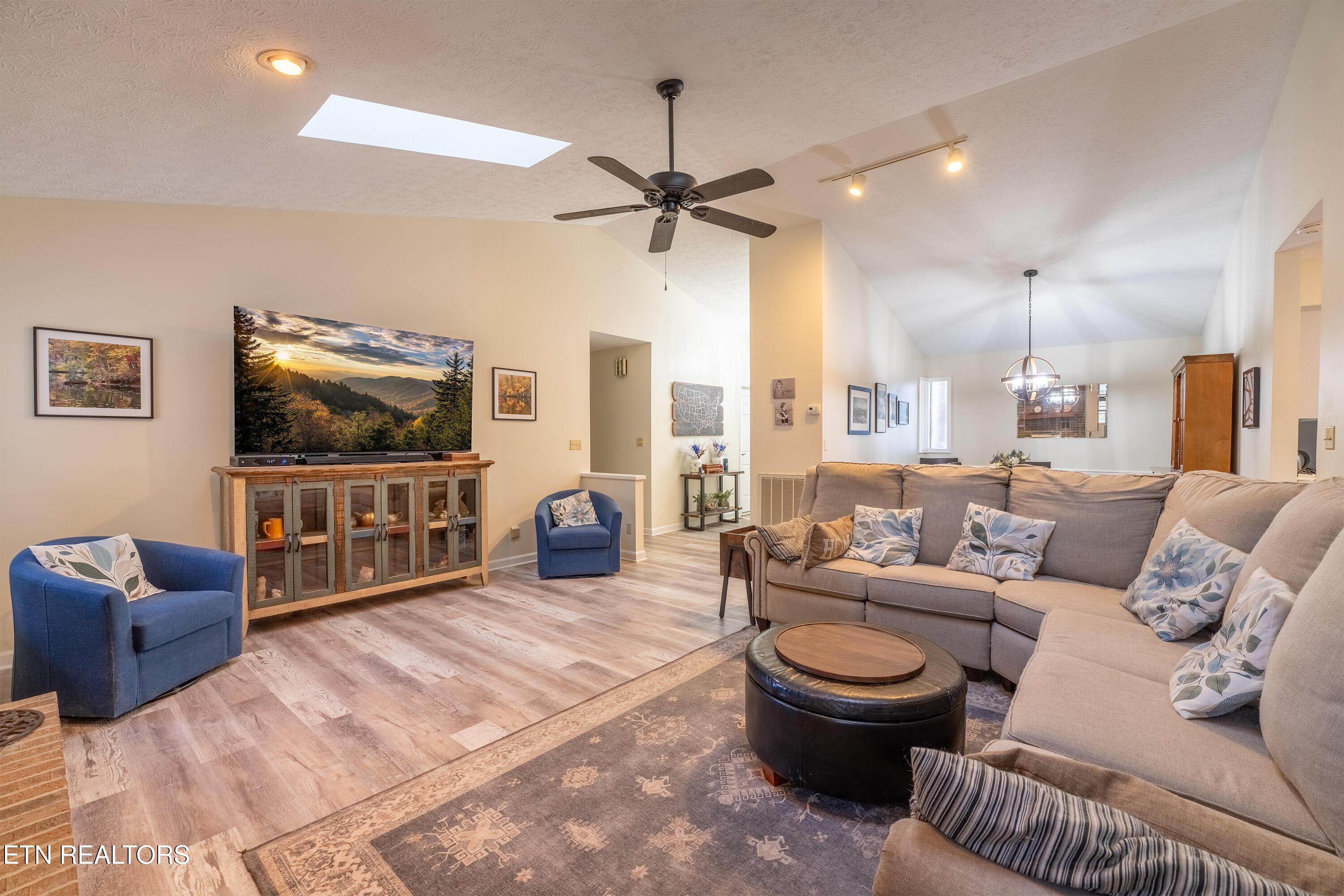 301 Cheestana Way, Loudon, TN - Fort Loudoun and Tellico Lake Real Estate - Image# 4