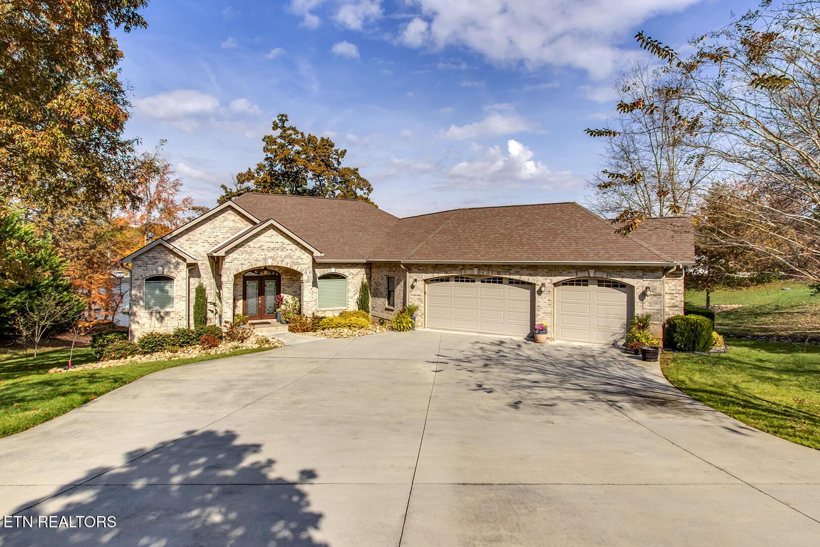 211 Chickasaw Lane, Loudon, TN - Fort Loudoun and Tellico Lake Real Estate - Image# 1