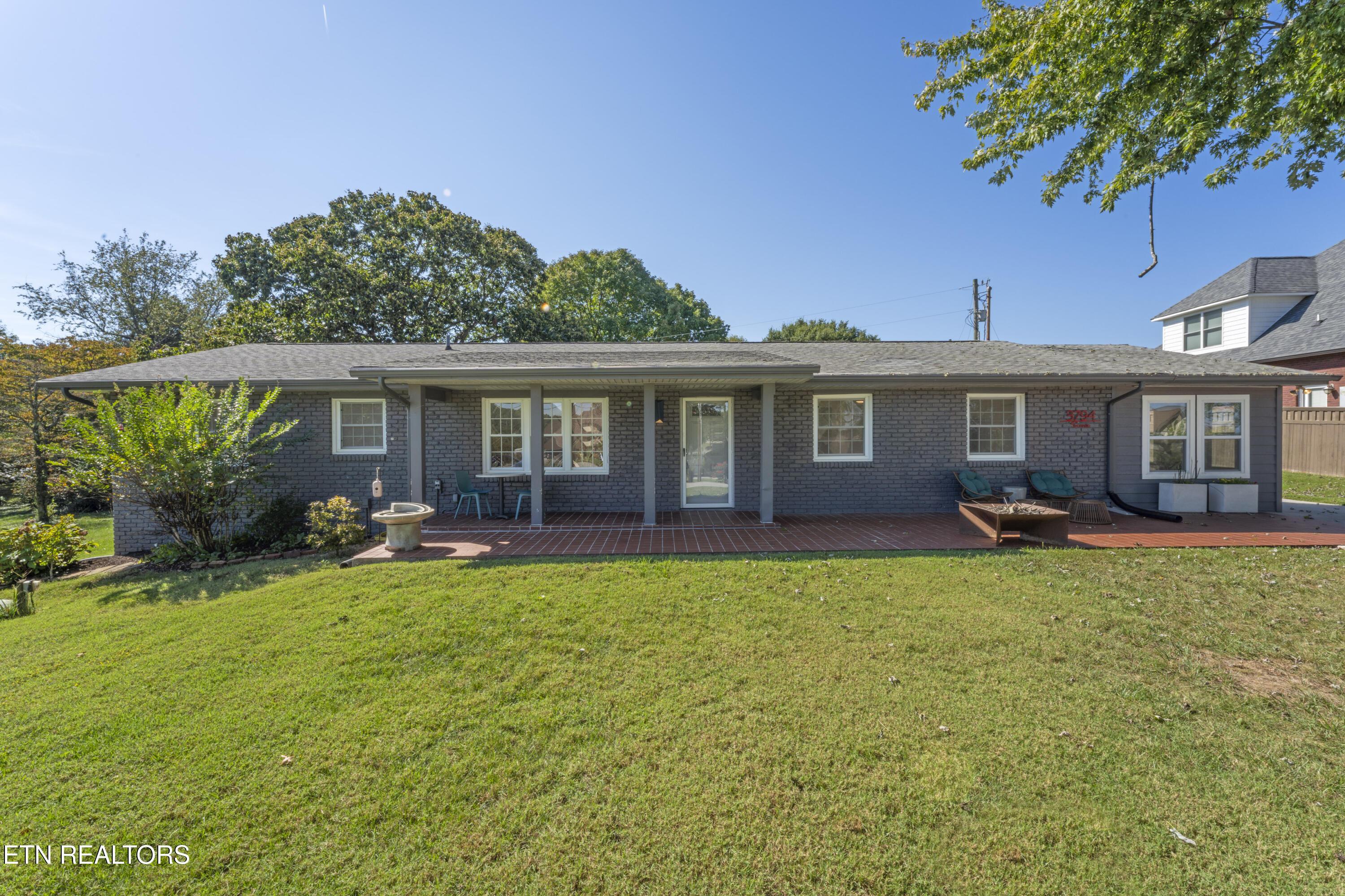 3794 Scenic Drive, Lenoir City, TN - Fort Loudoun and Tellico Lake Real Estate - Image# 2