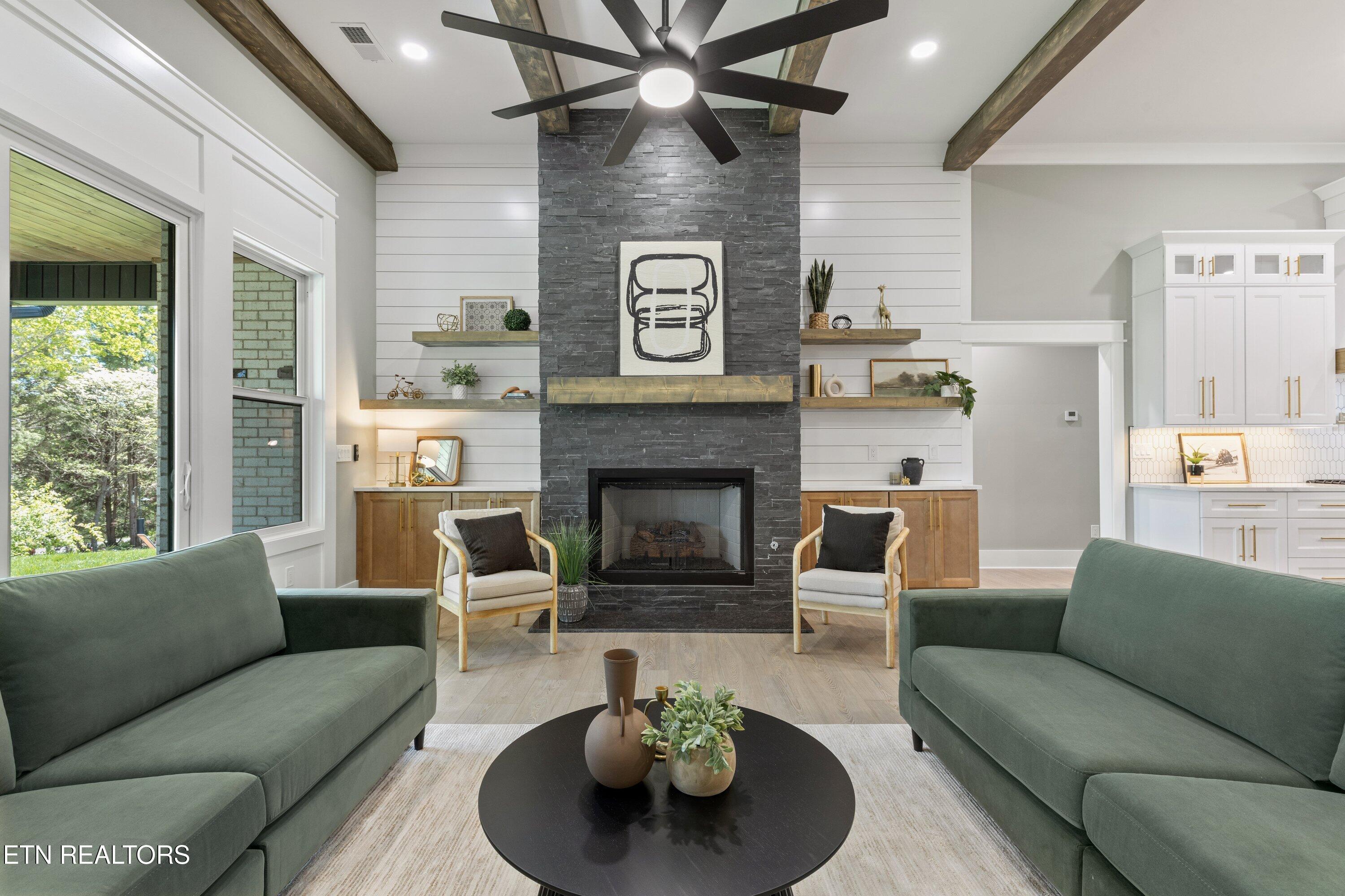 404 Elokwa Place, Loudon, TN - Fort Loudoun and Tellico Lake Real Estate - Image# 3