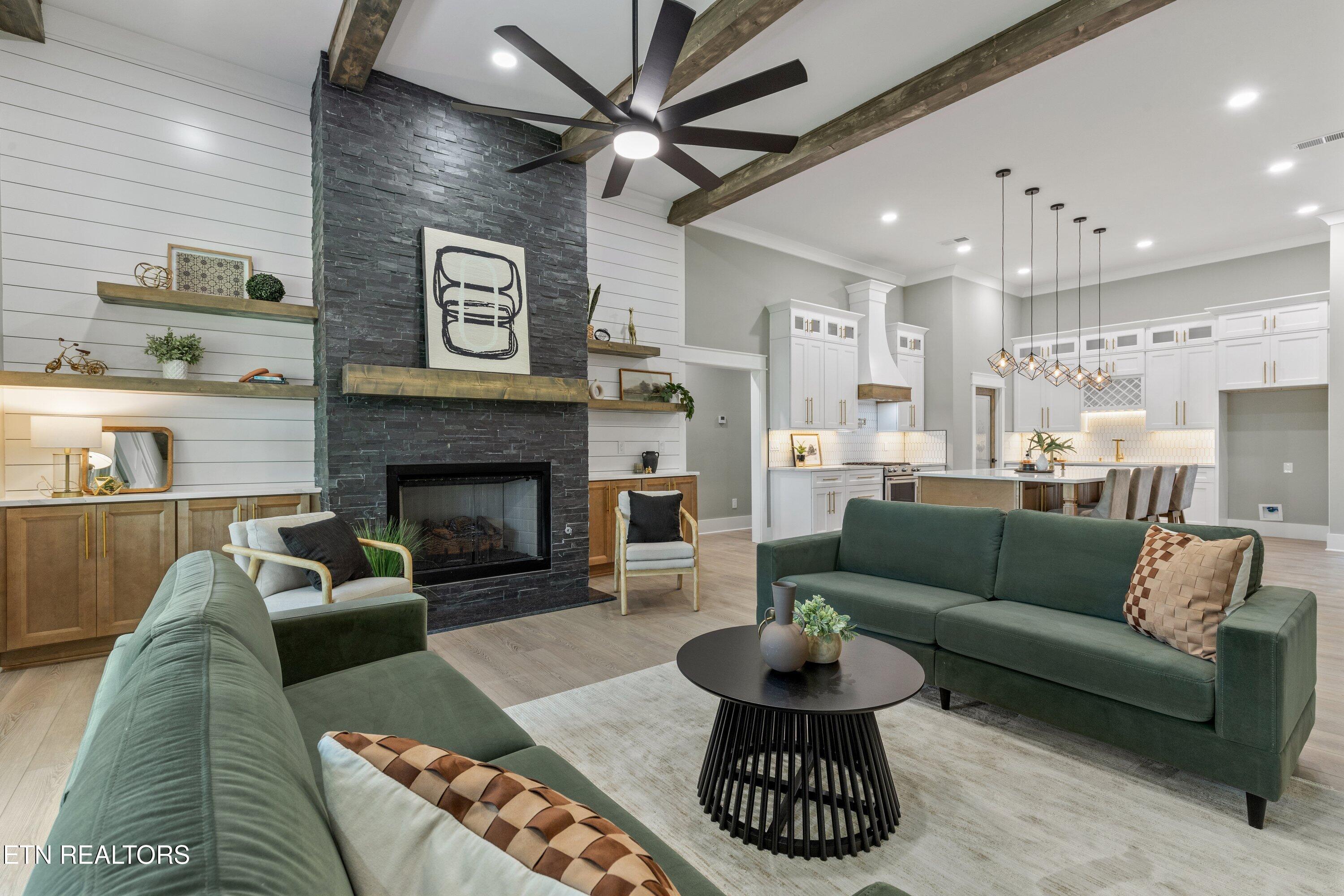 404 Elokwa Place, Loudon, TN - Fort Loudoun and Tellico Lake Real Estate - Image# 4