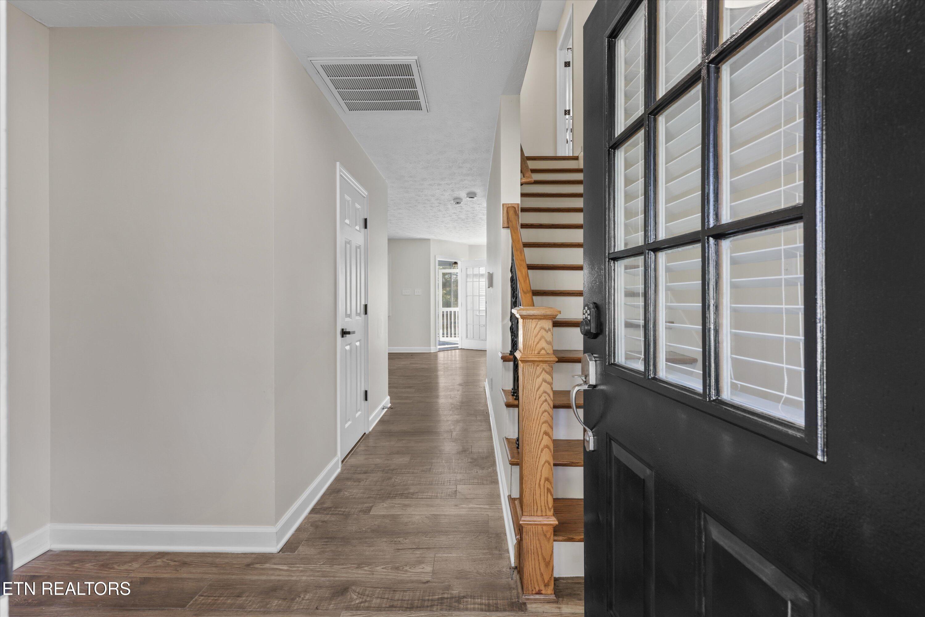 9820 Crestline Drive, Knoxville, TN - Fort Loudoun and Tellico Lake Real Estate - Image# 6