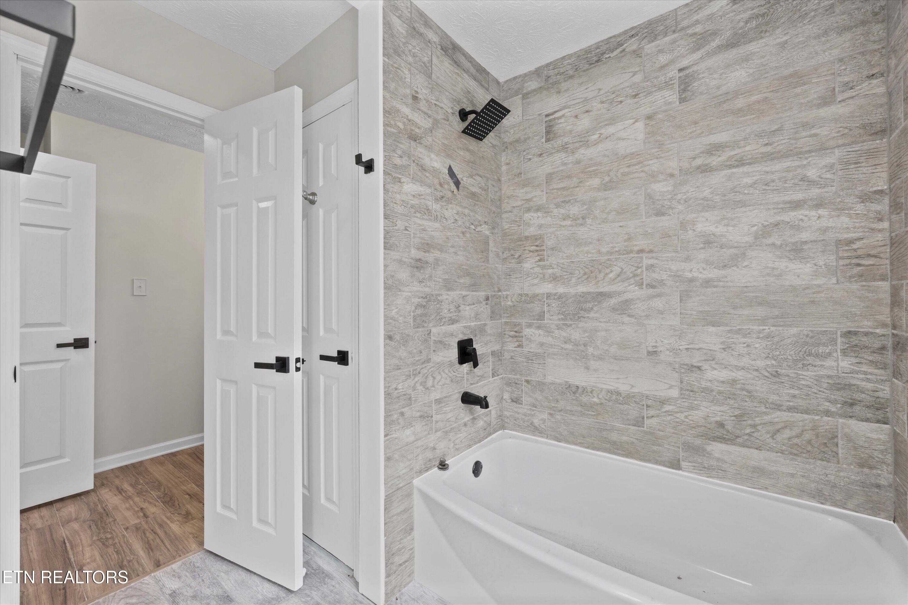 9820 Crestline Drive, Knoxville, TN - Fort Loudoun and Tellico Lake Real Estate - Image# 21