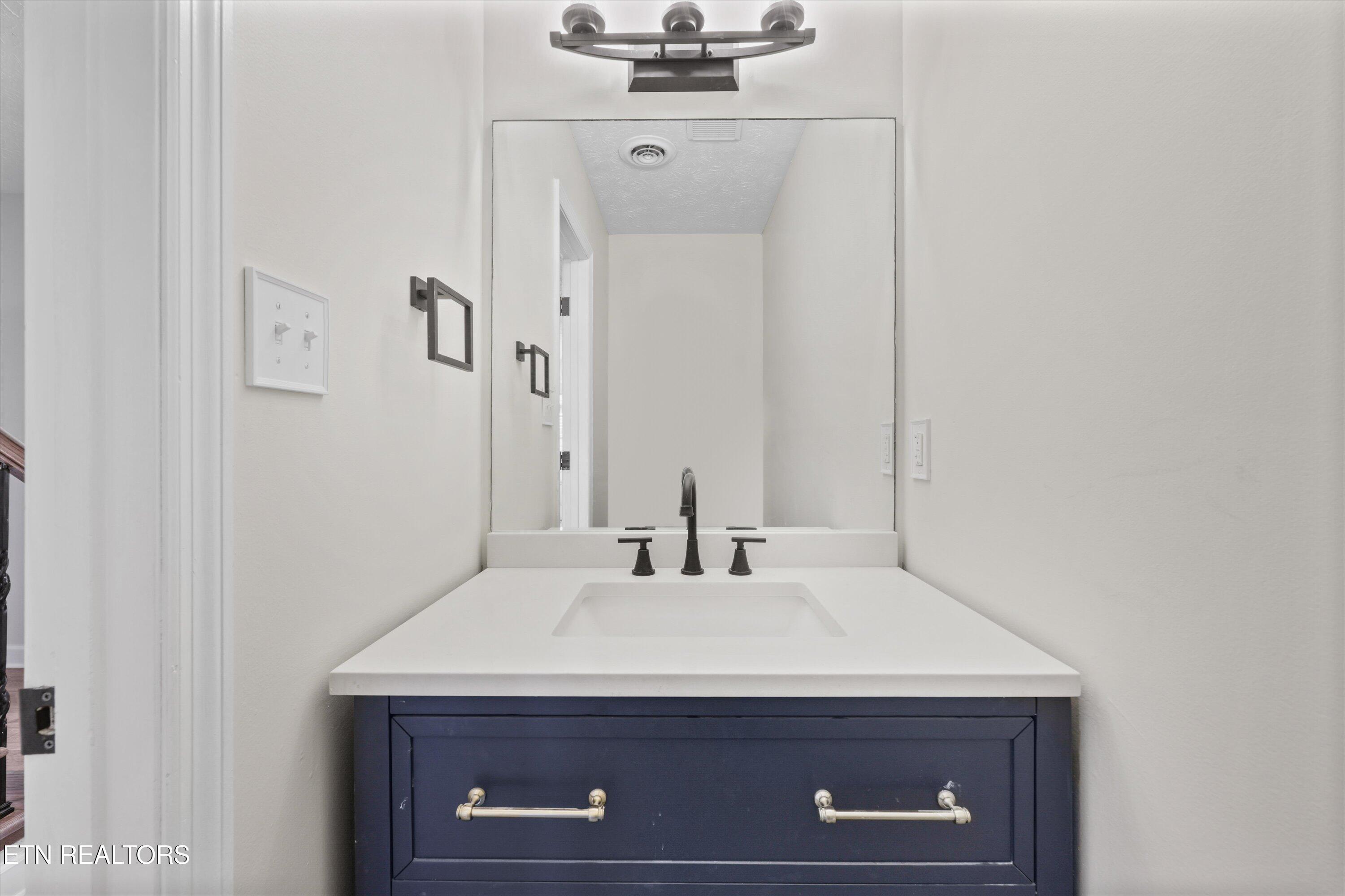 9820 Crestline Drive, Knoxville, TN - Fort Loudoun and Tellico Lake Real Estate - Image# 16