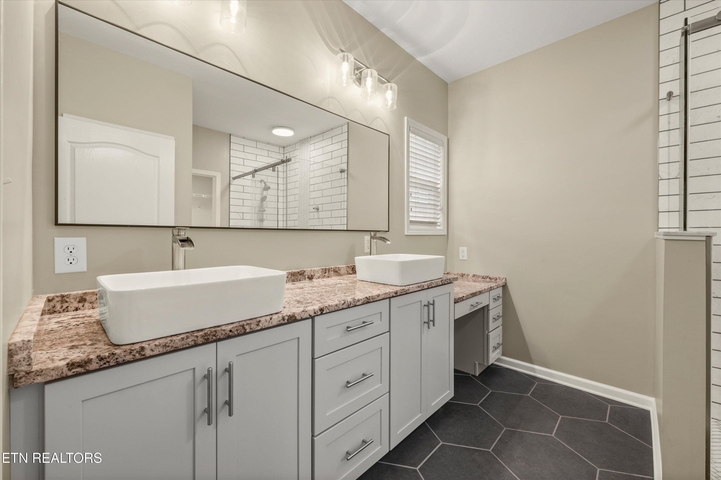 5600 Barineau Lane, Knoxville, TN - Fort Loudoun and Tellico Lake Real Estate - Image# 20