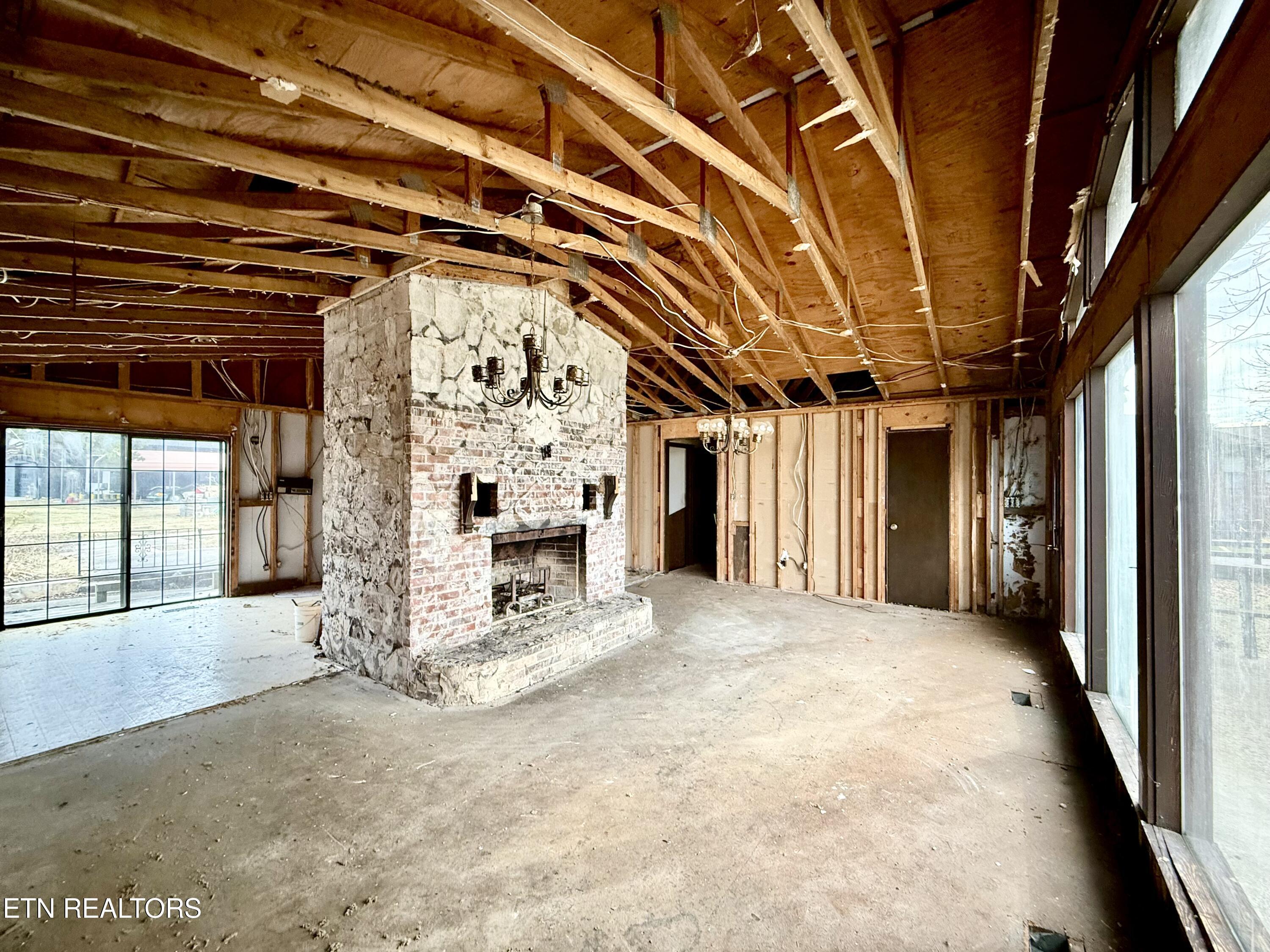 842 Collie Cove Court, Friendsville, TN - Fort Loudoun and Tellico Lake Real Estate - Image# 3