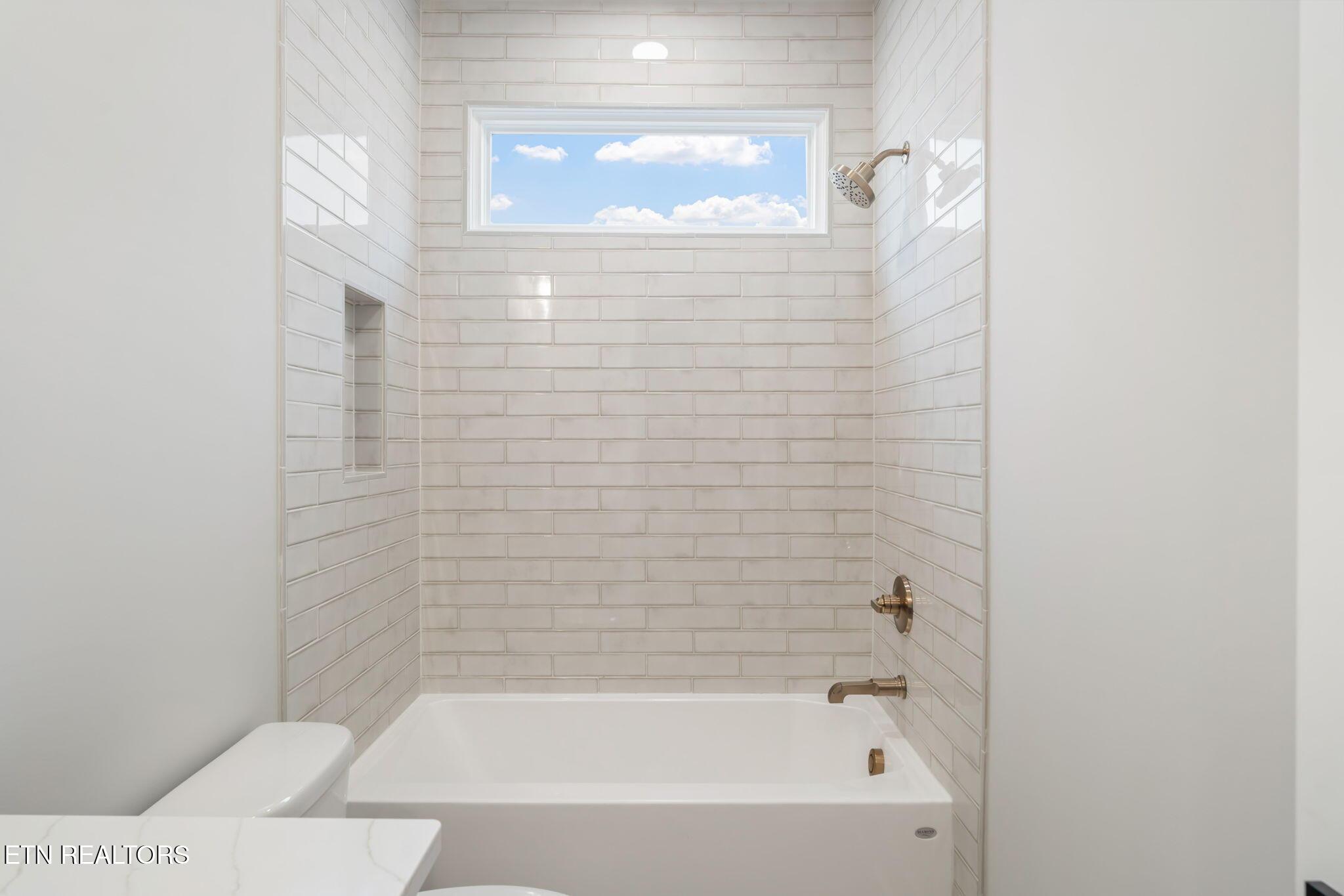 204 Goldcrest Drive, Vonore, TN - Fort Loudoun and Tellico Lake Real Estate - Image# 34