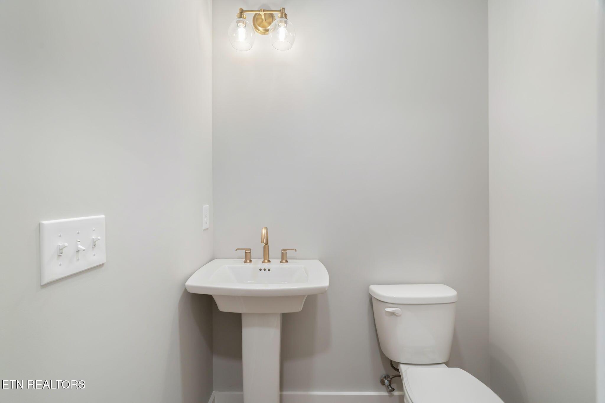 204 Goldcrest Drive, Vonore, TN - Fort Loudoun and Tellico Lake Real Estate - Image# 37