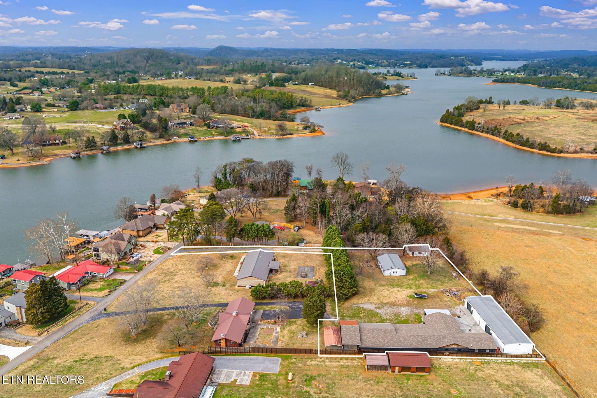 852 Collie Cove Court, Friendsville, TN - Fort Loudoun and Tellico Lake Real Estate - Image# 1