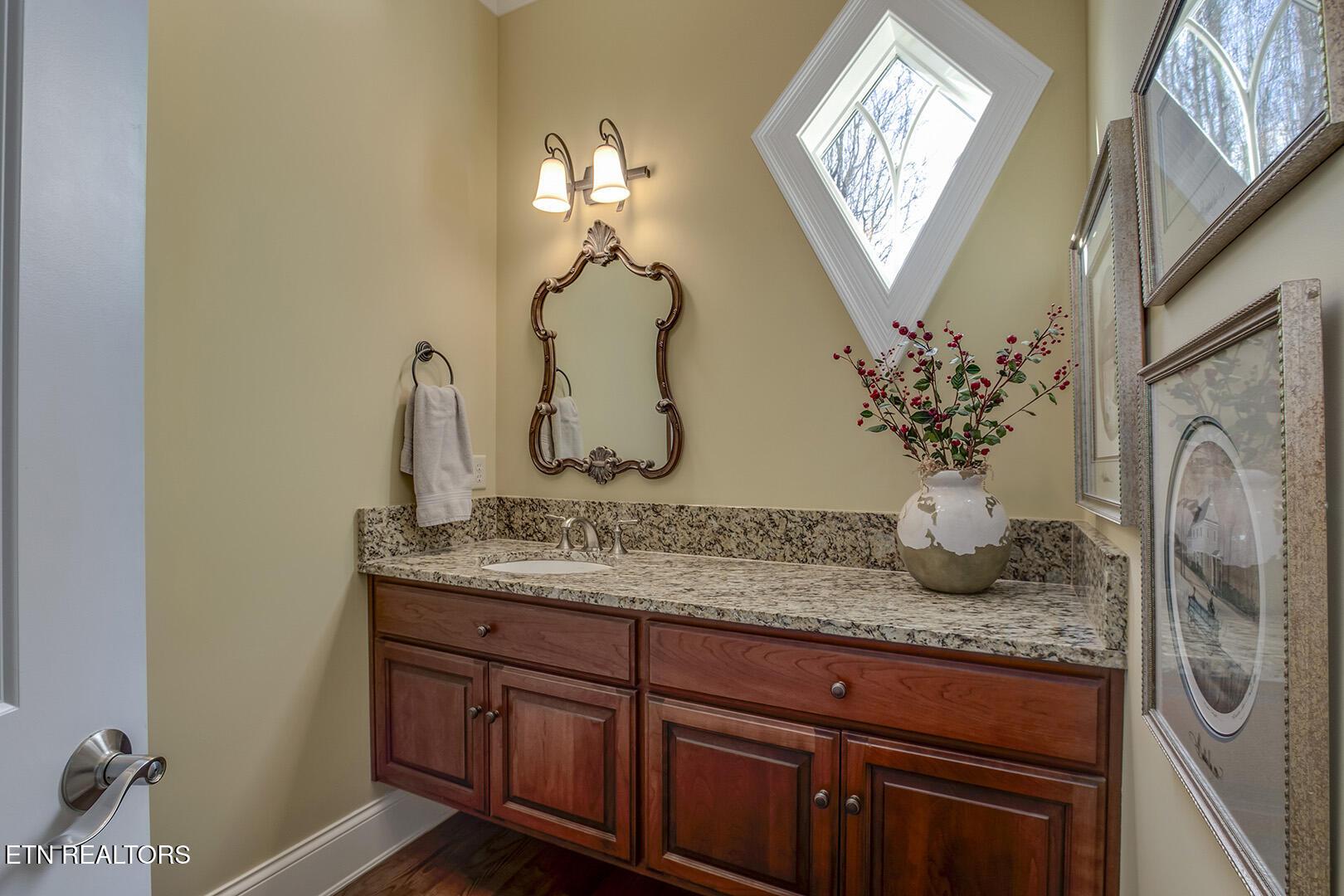 204 Tuscarora Lane, Loudon, TN - Fort Loudoun and Tellico Lake Real Estate - Image# 38