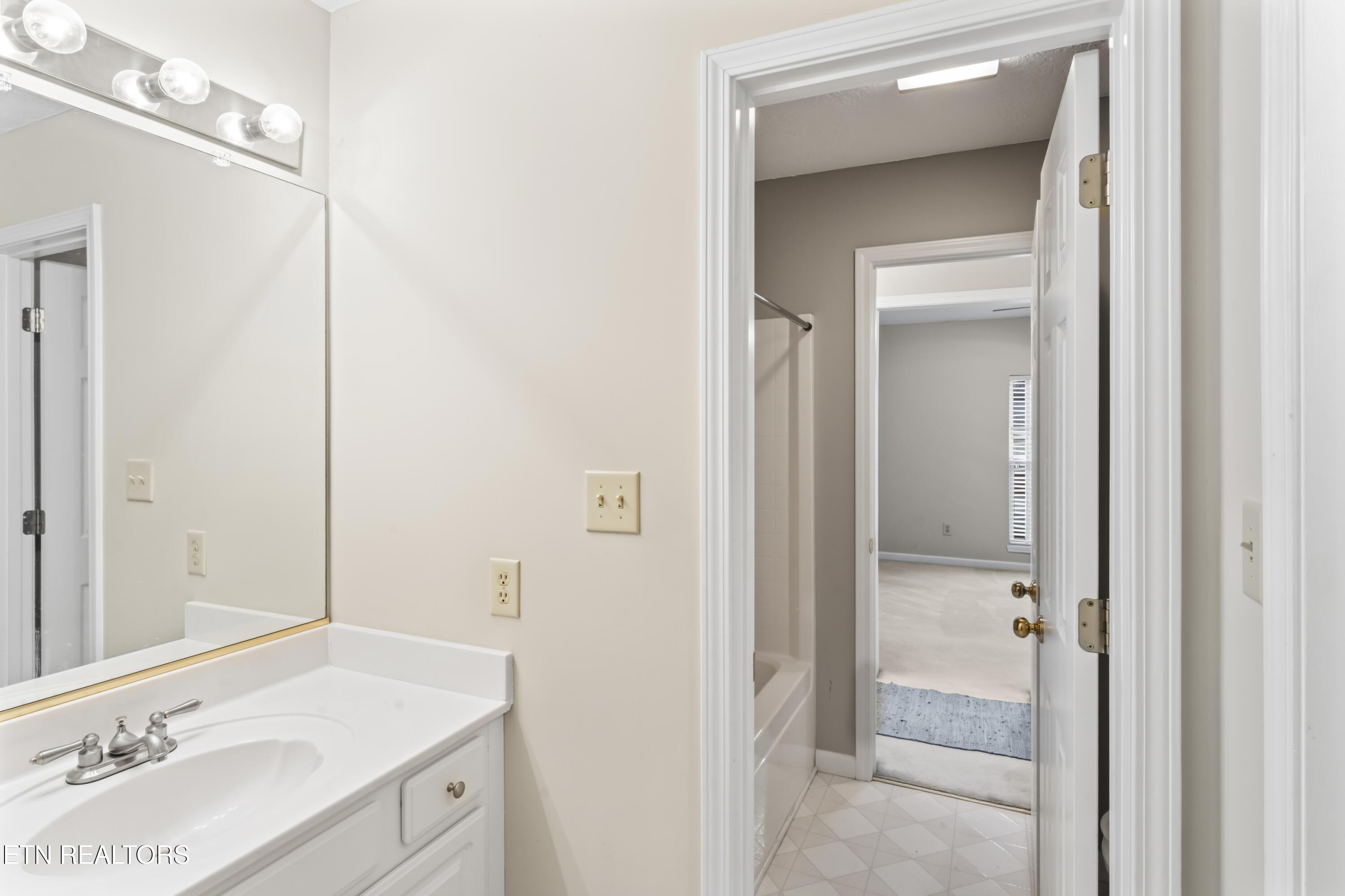 631 Blue Herron Way, Knoxville, TN - Fort Loudoun and Tellico Lake Real Estate - Image# 26