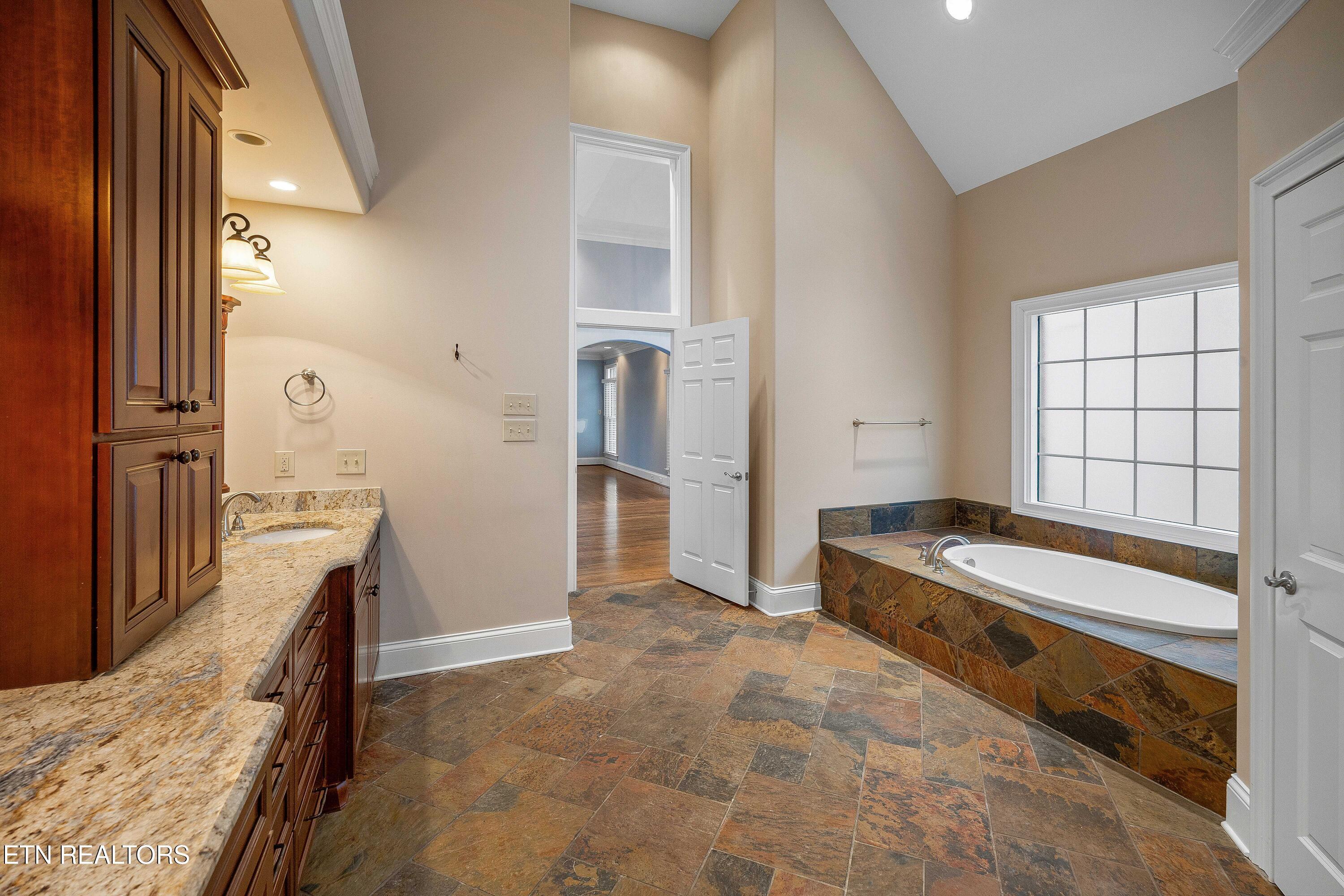 1403 Charlottesville Blvd, Knoxville, TN - Fort Loudoun and Tellico Lake Real Estate - Image# 14