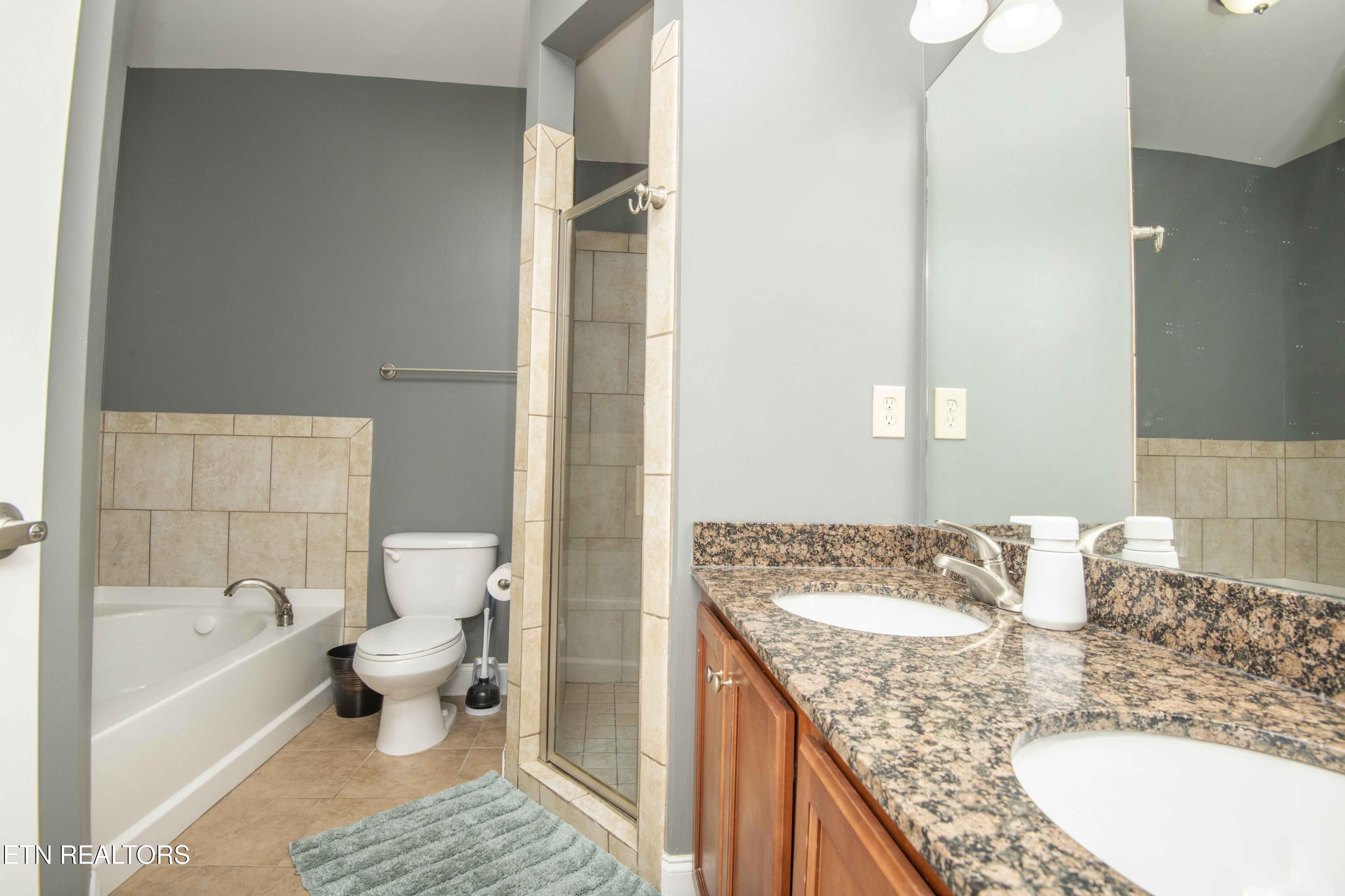 445 W Blount Ave, Knoxville, TN - Fort Loudoun and Tellico Lake Real Estate - Image# 28