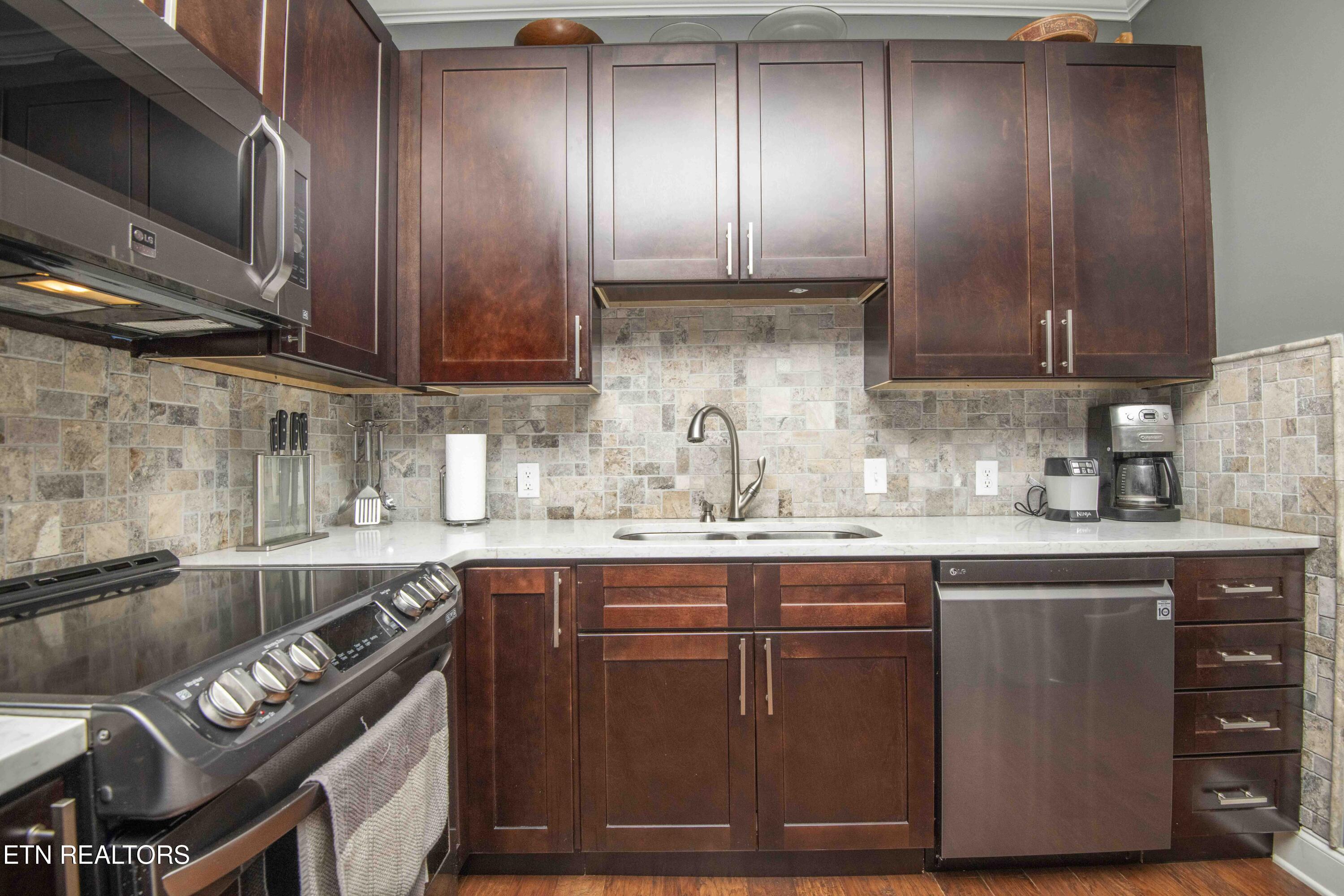 445 W Blount Ave, Knoxville, TN - Fort Loudoun and Tellico Lake Real Estate - Image# 7