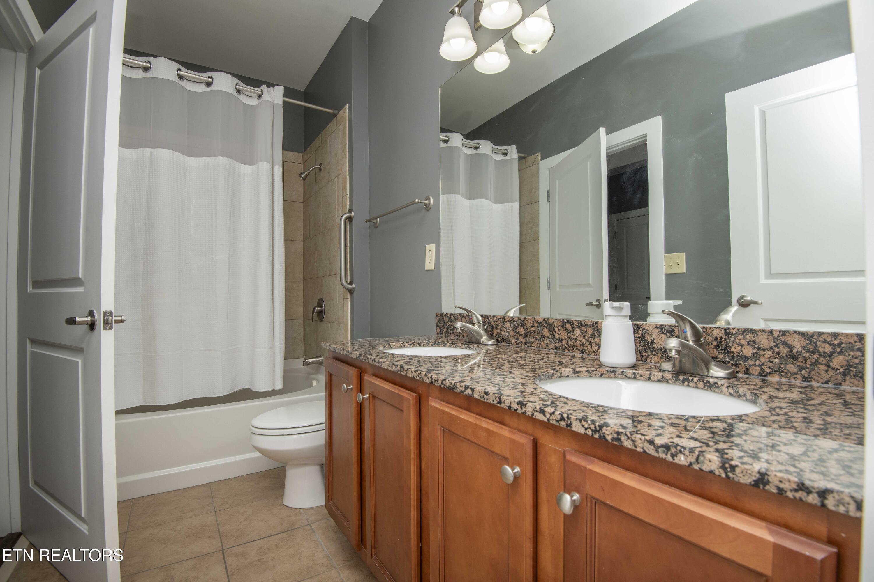 445 W Blount Ave, Knoxville, TN - Fort Loudoun and Tellico Lake Real Estate - Image# 36