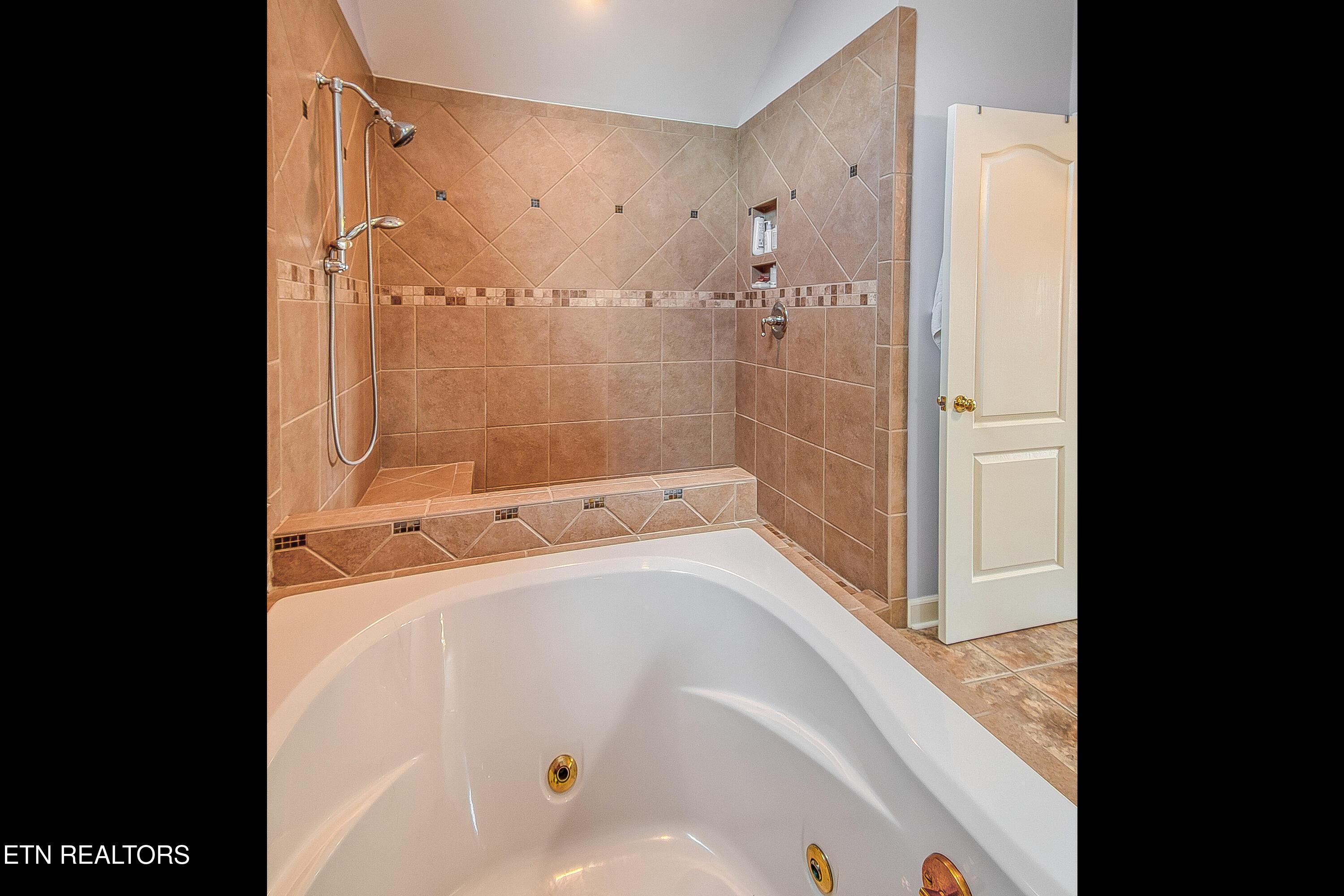 3445 Commodore Point, Knoxville, TN - Fort Loudoun and Tellico Lake Real Estate - Image# 17