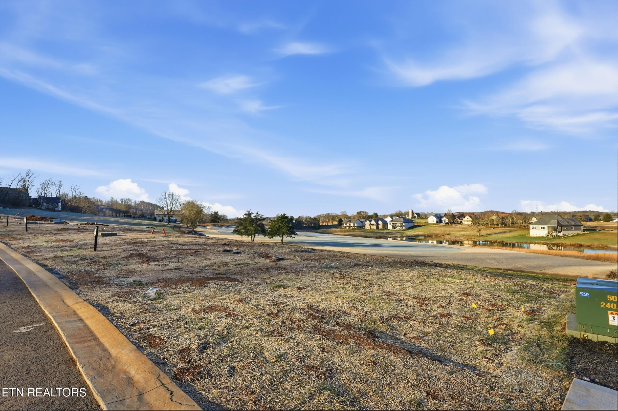 343 Black Bear Circle, Loudon, TN - Fort Loudoun and Tellico Lake Real Estate - Image# 4