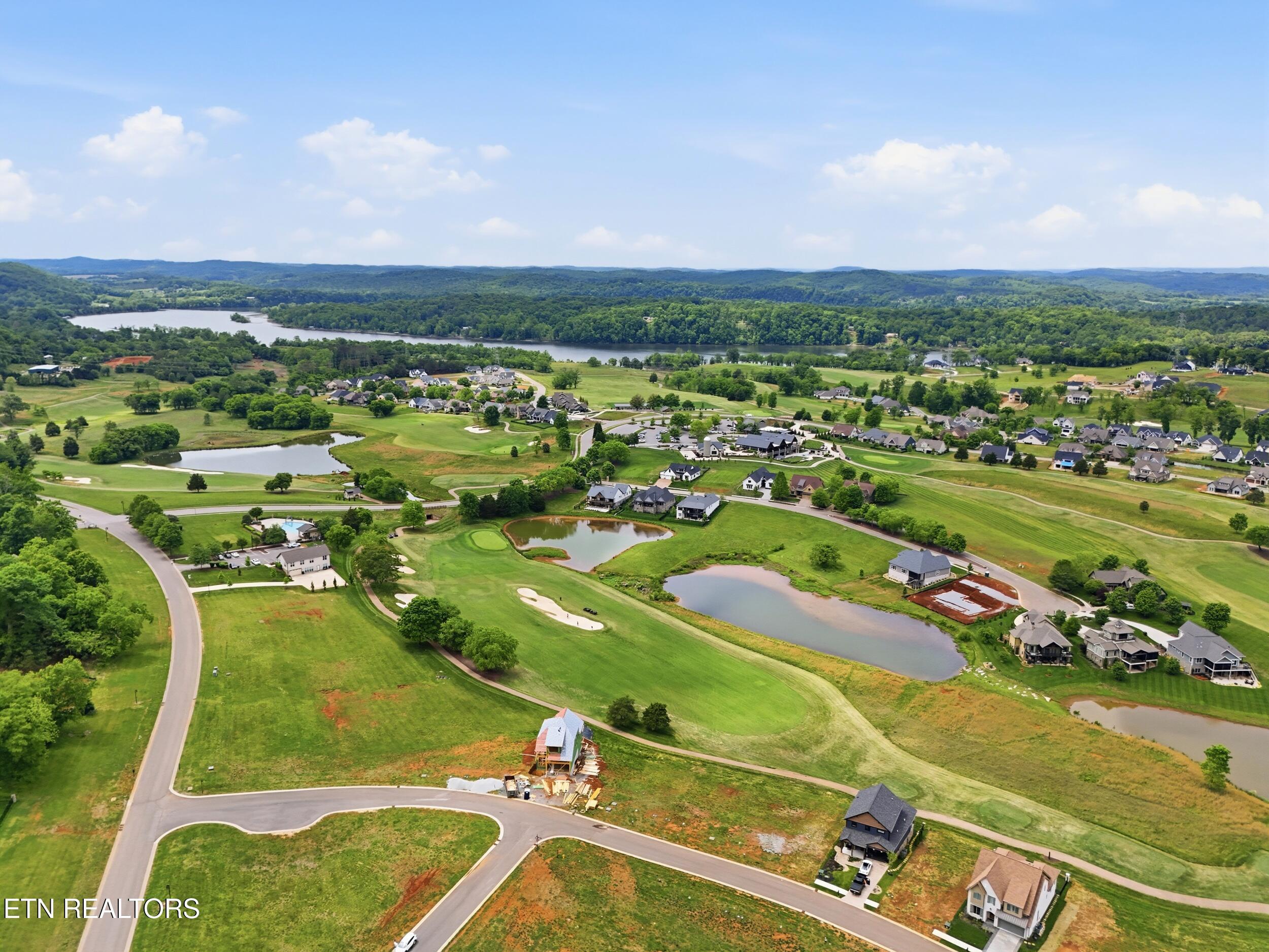 343 Black Bear Circle, Loudon, TN - Fort Loudoun and Tellico Lake Real Estate - Image# 2
