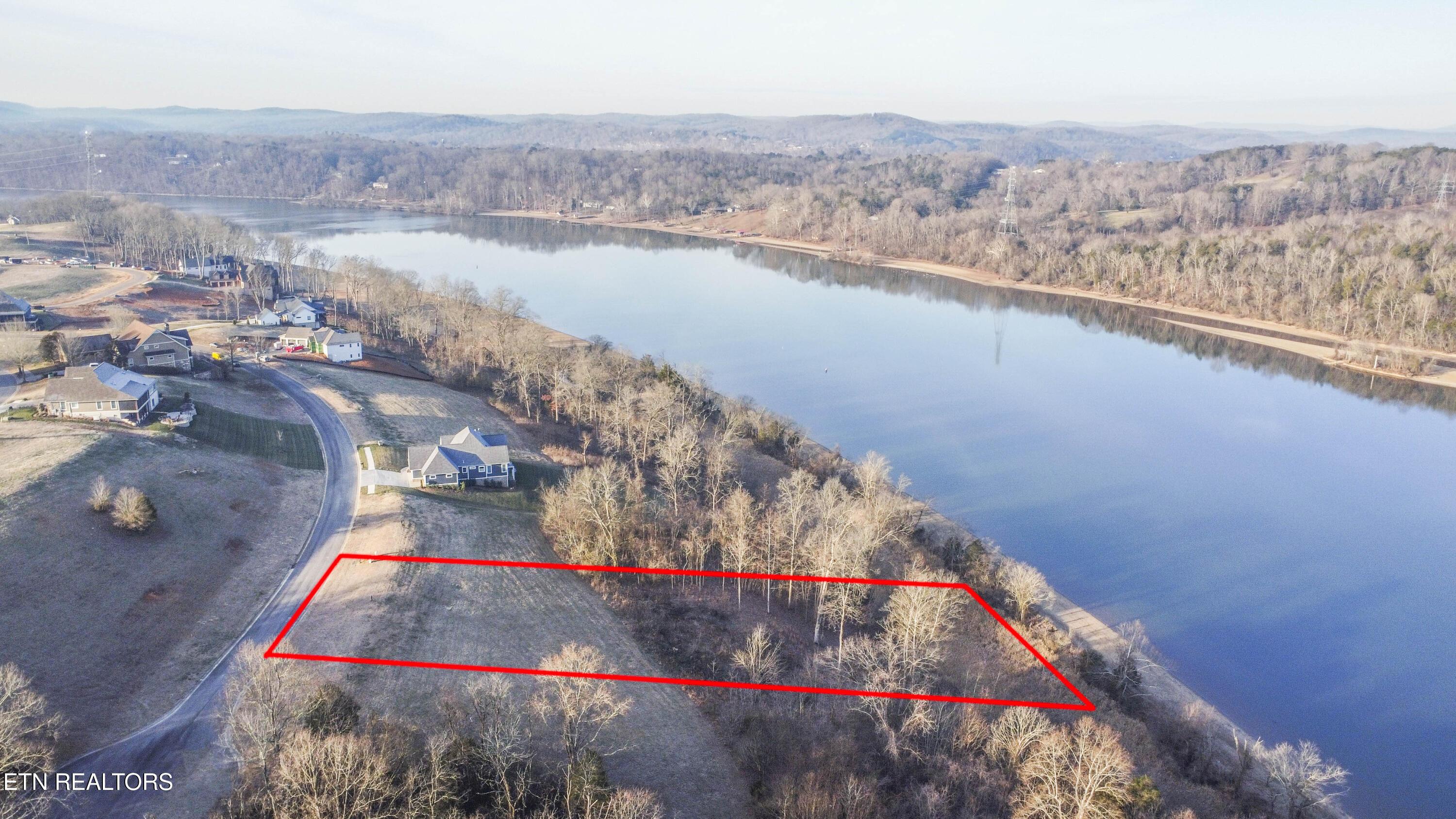 993 River Bank Tr, Loudon, TN - Fort Loudoun and Tellico Lake Real Estate - Image# 2