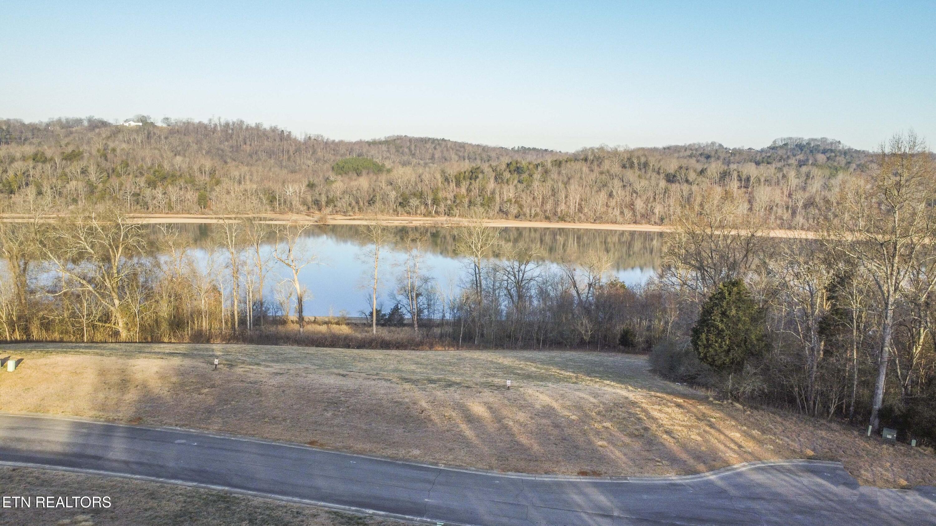 993 River Bank Tr, Loudon, TN - Fort Loudoun and Tellico Lake Real Estate - Image# 4