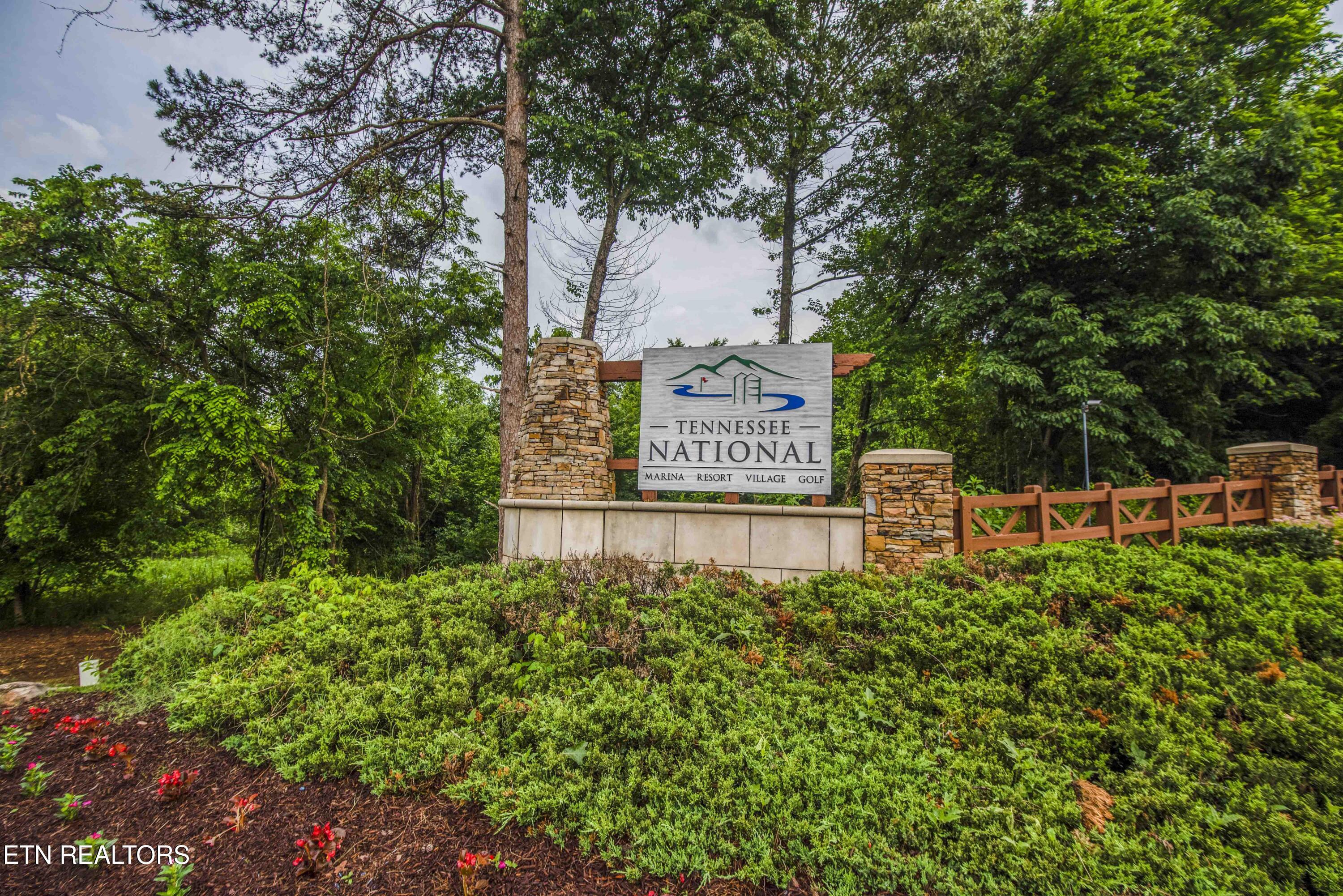 993 River Bank Tr, Loudon, TN - Fort Loudoun and Tellico Lake Real Estate - Image# 1