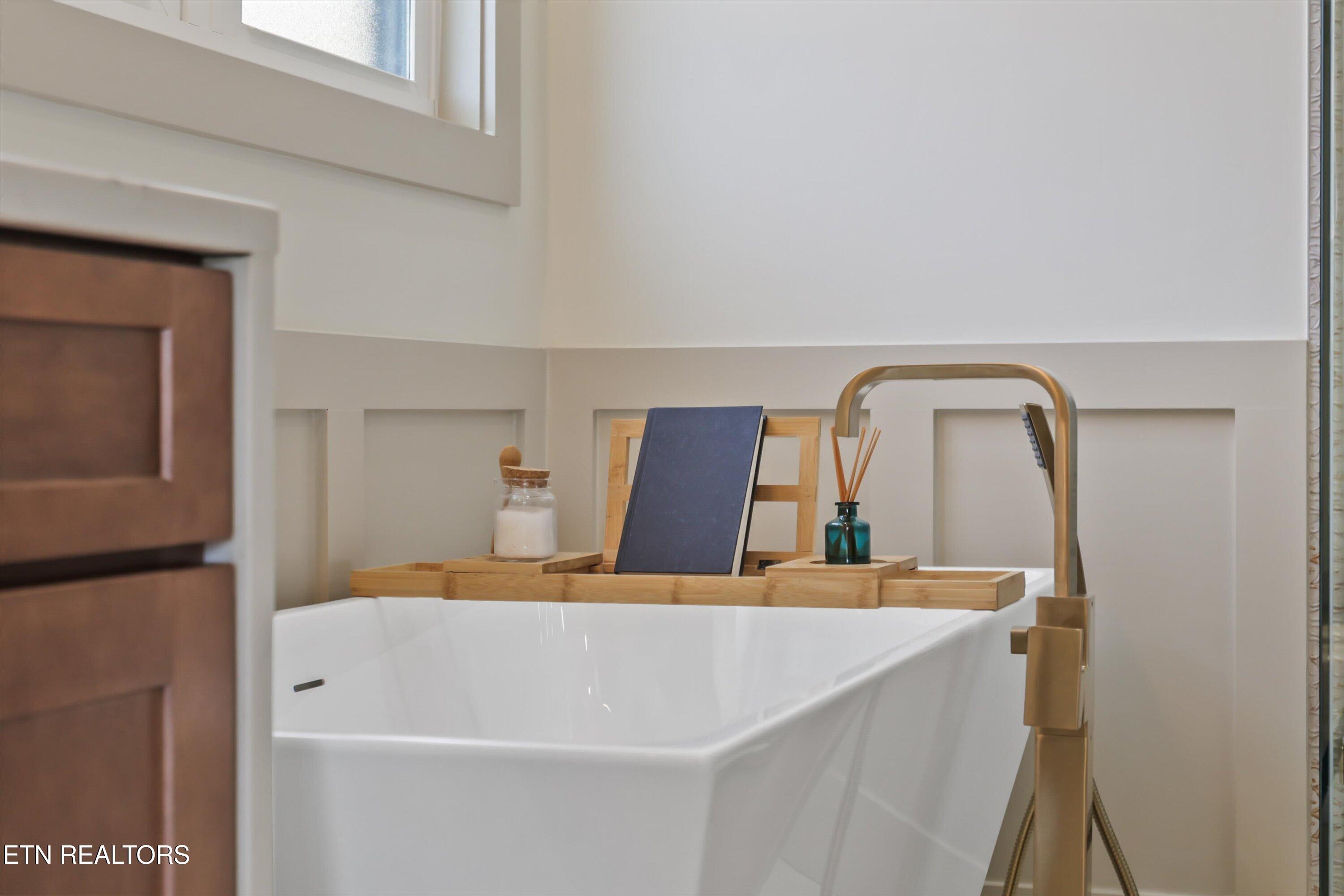 3956 Shipwatch Lane, Knoxville, TN - Fort Loudoun and Tellico Lake Real Estate - Image# 28