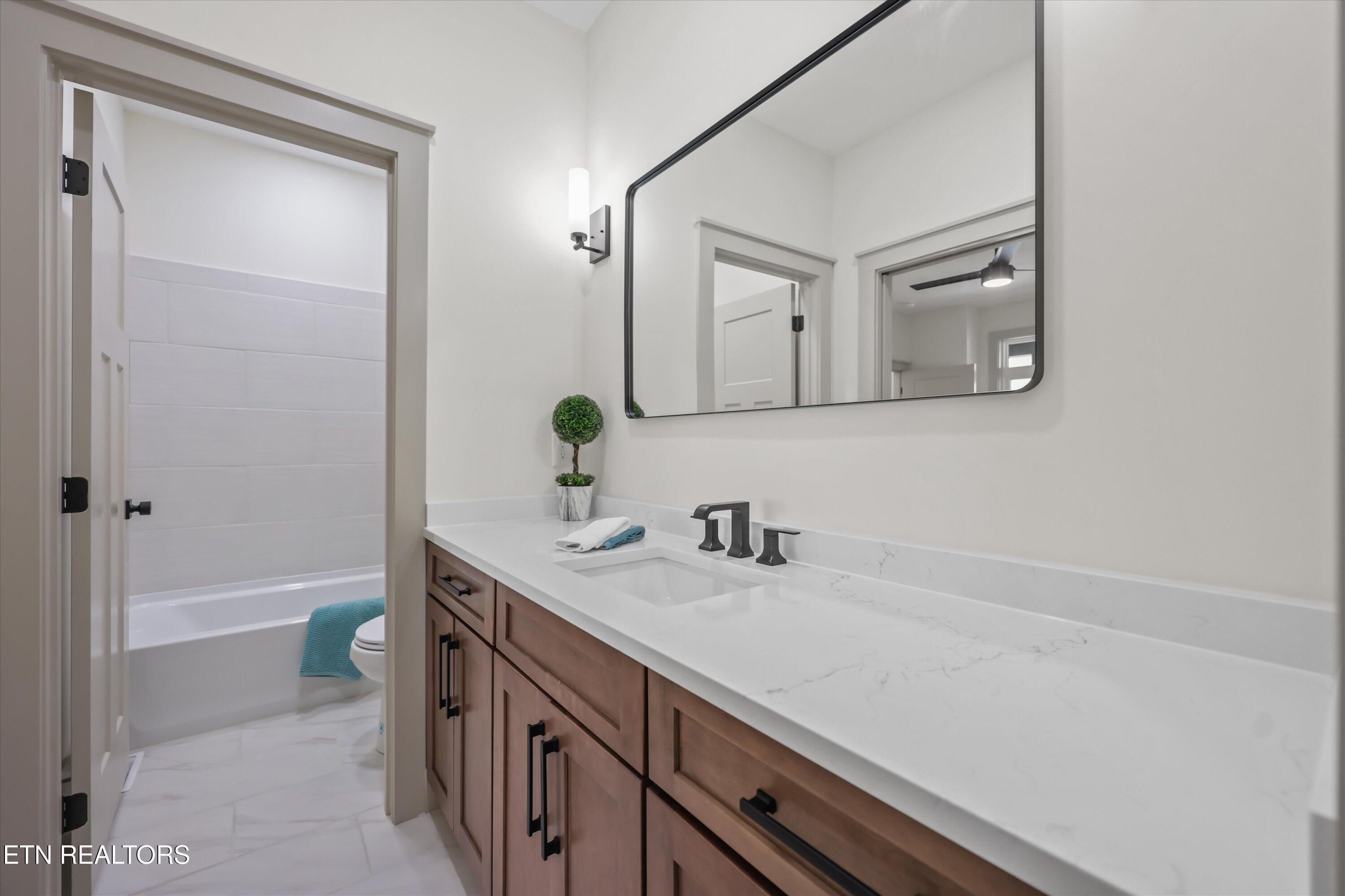 3956 Shipwatch Lane, Knoxville, TN - Fort Loudoun and Tellico Lake Real Estate - Image# 30