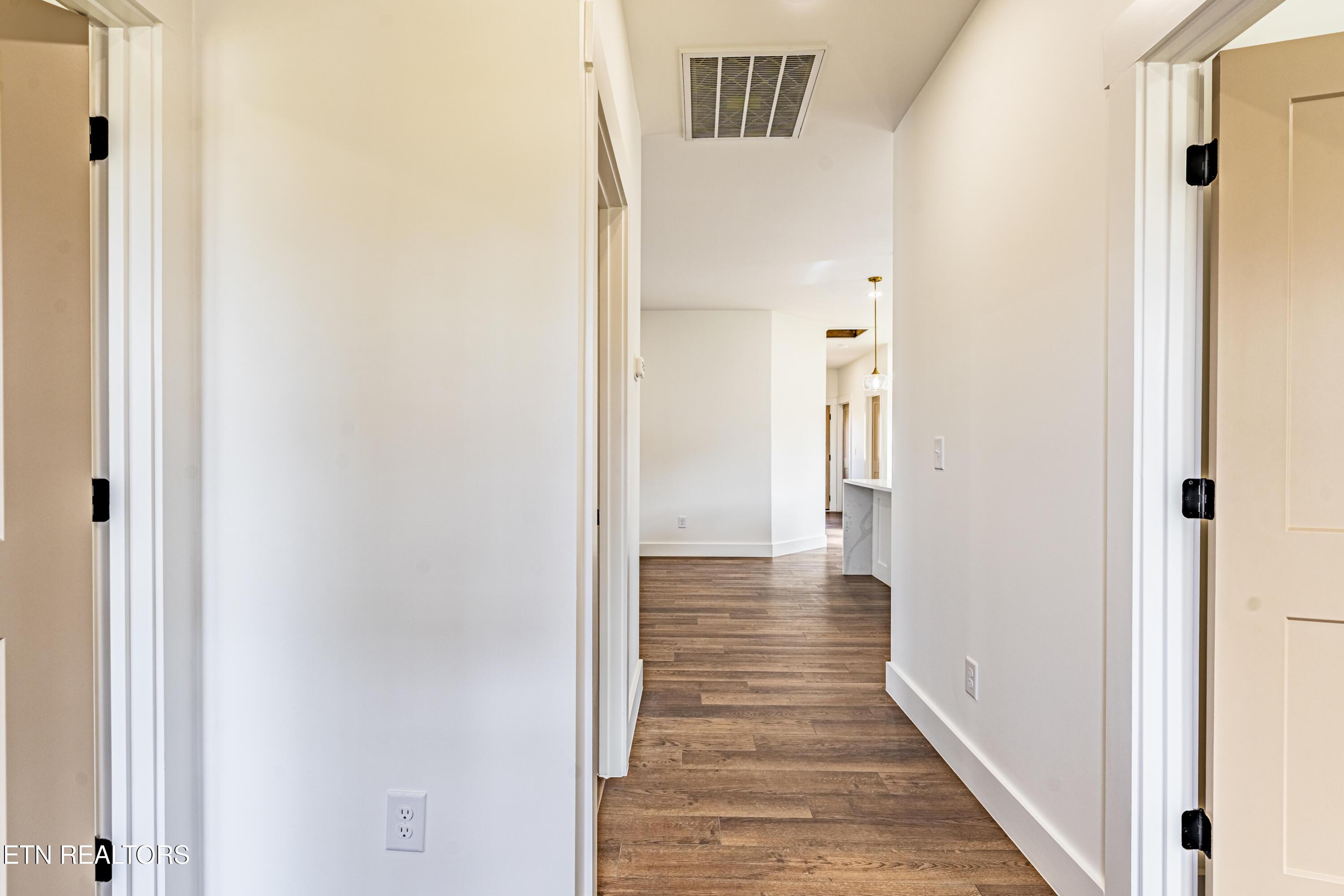 703 SW Redwine St, Knoxville, TN - Fort Loudoun and Tellico Lake Real Estate - Image# 8