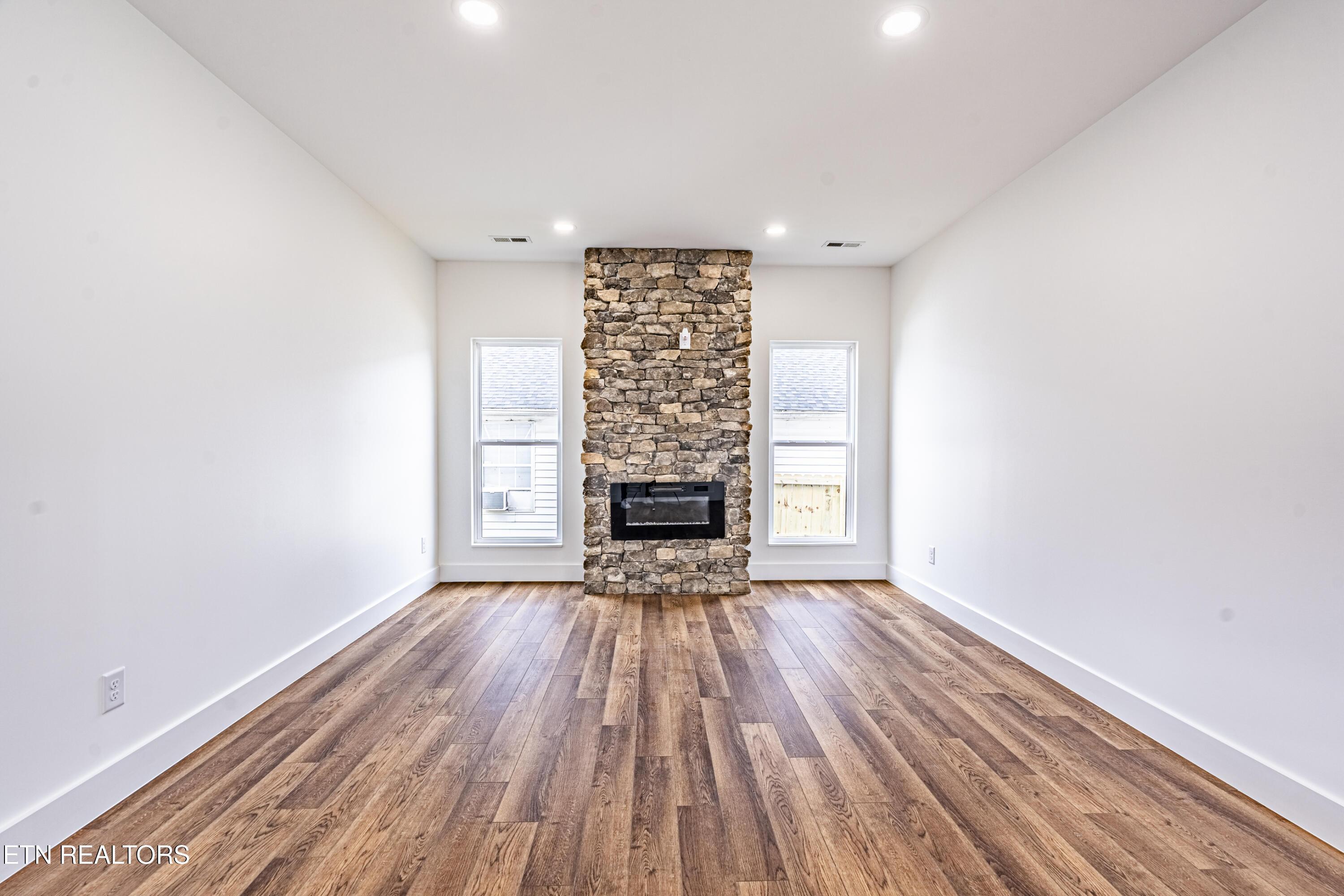 703 SW Redwine St, Knoxville, TN - Fort Loudoun and Tellico Lake Real Estate - Image# 11