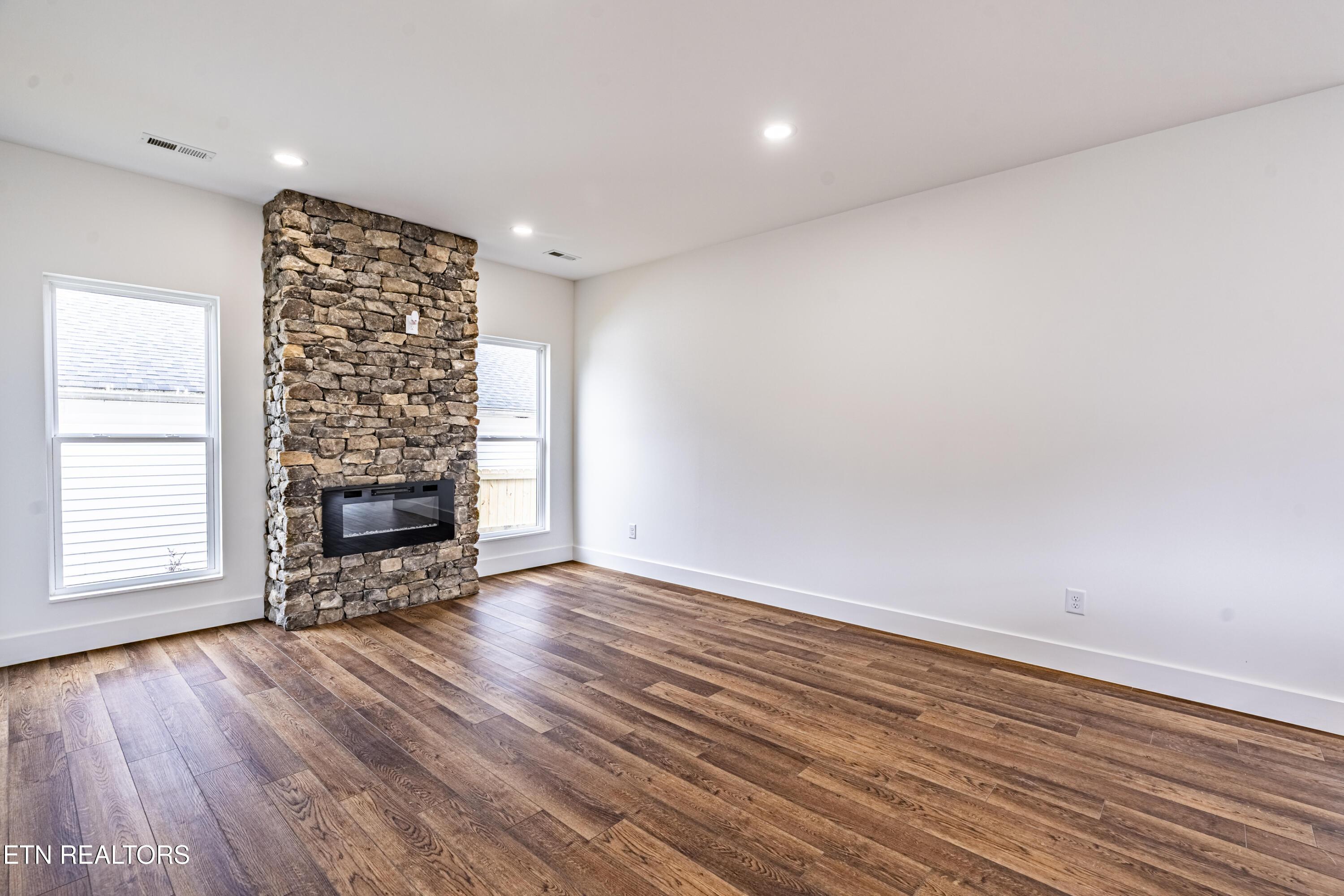 703 SW Redwine St, Knoxville, TN - Fort Loudoun and Tellico Lake Real Estate - Image# 9