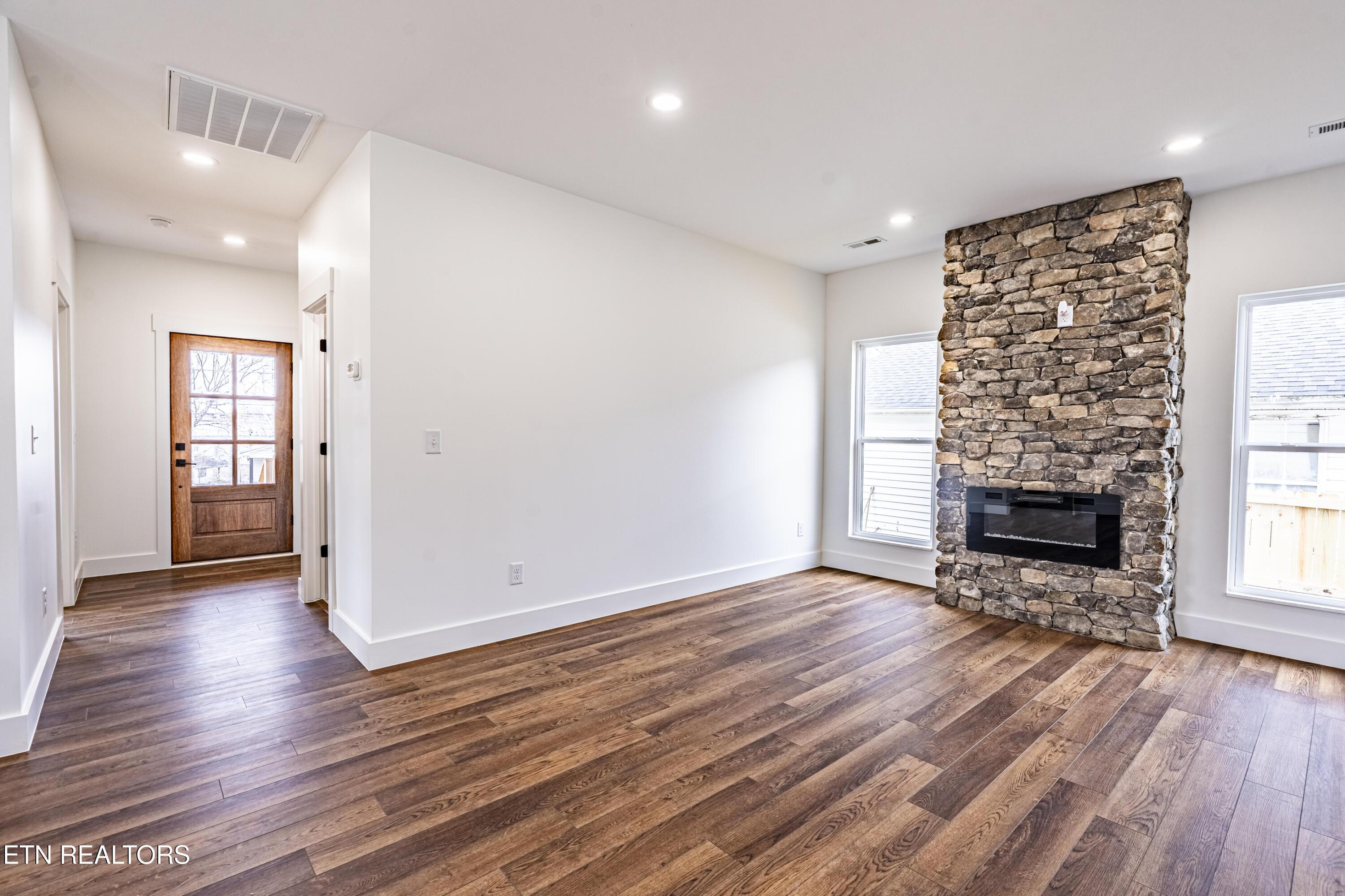 703 SW Redwine St, Knoxville, TN - Fort Loudoun and Tellico Lake Real Estate - Image# 12