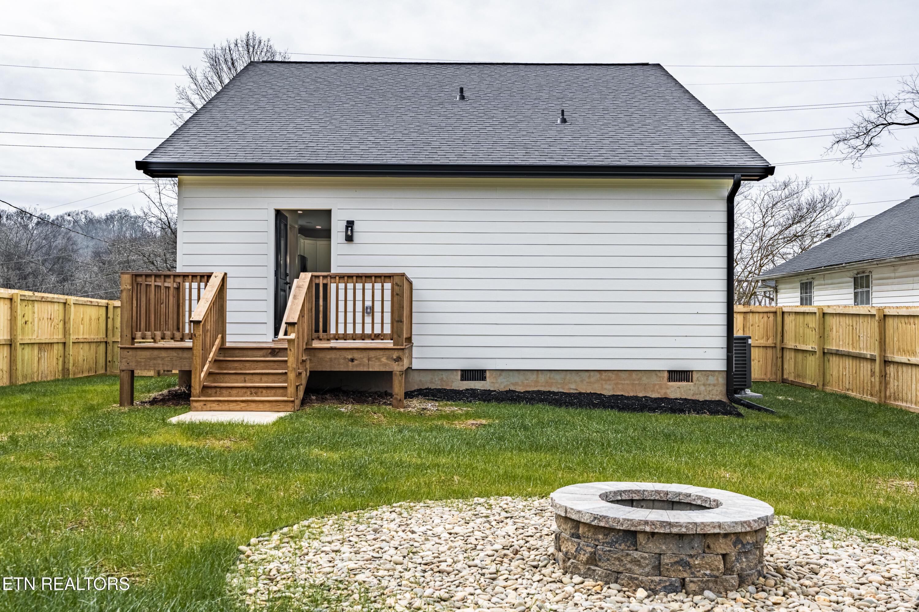 703 SW Redwine St, Knoxville, TN - Fort Loudoun and Tellico Lake Real Estate - Image# 39