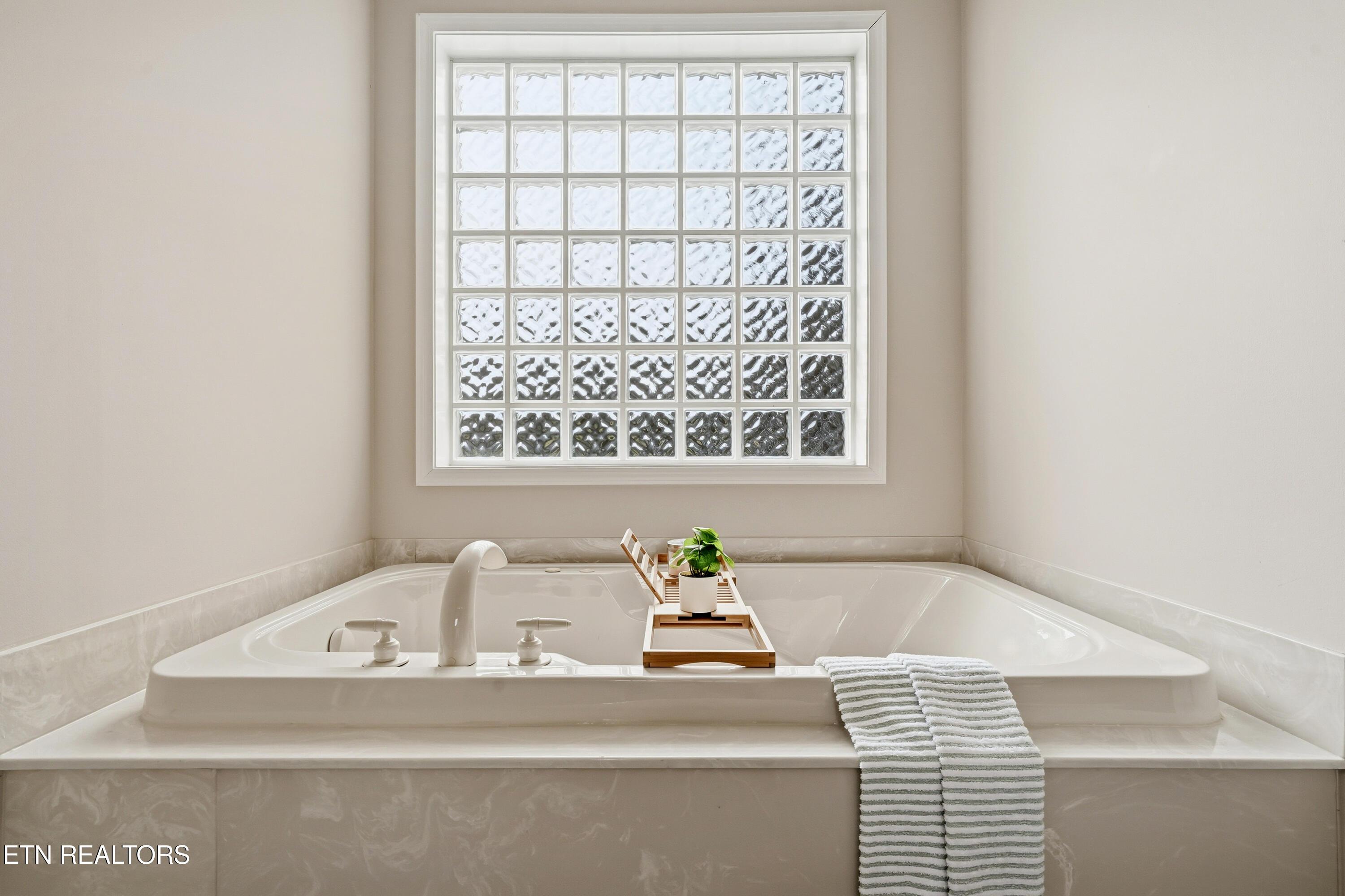 133 Coyatee Circle, Loudon, TN - Fort Loudoun and Tellico Lake Real Estate - Image# 19