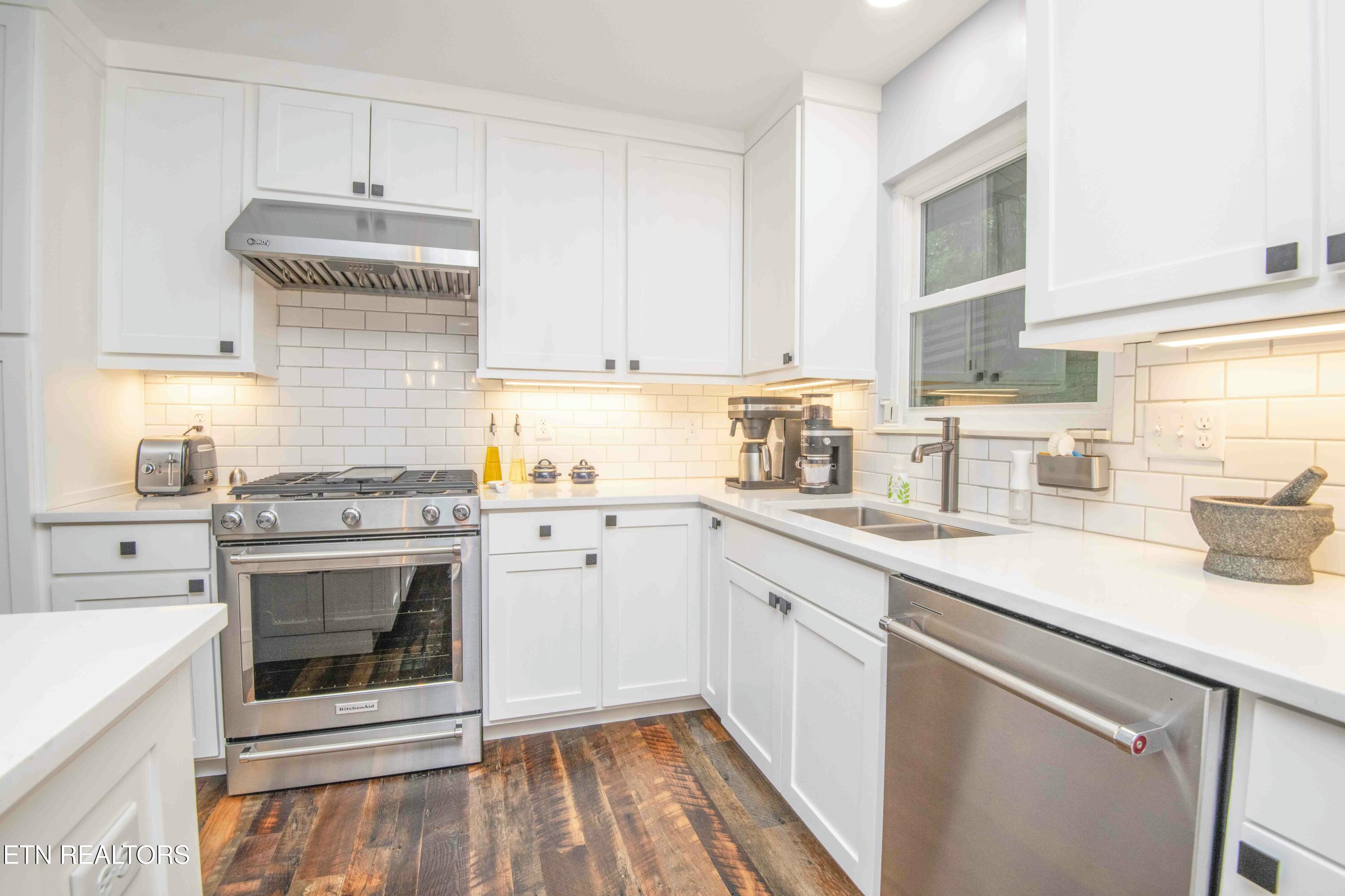 2212 Jones Bend Rd, Louisville, TN - Fort Loudoun and Tellico Lake Real Estate - Image# 2