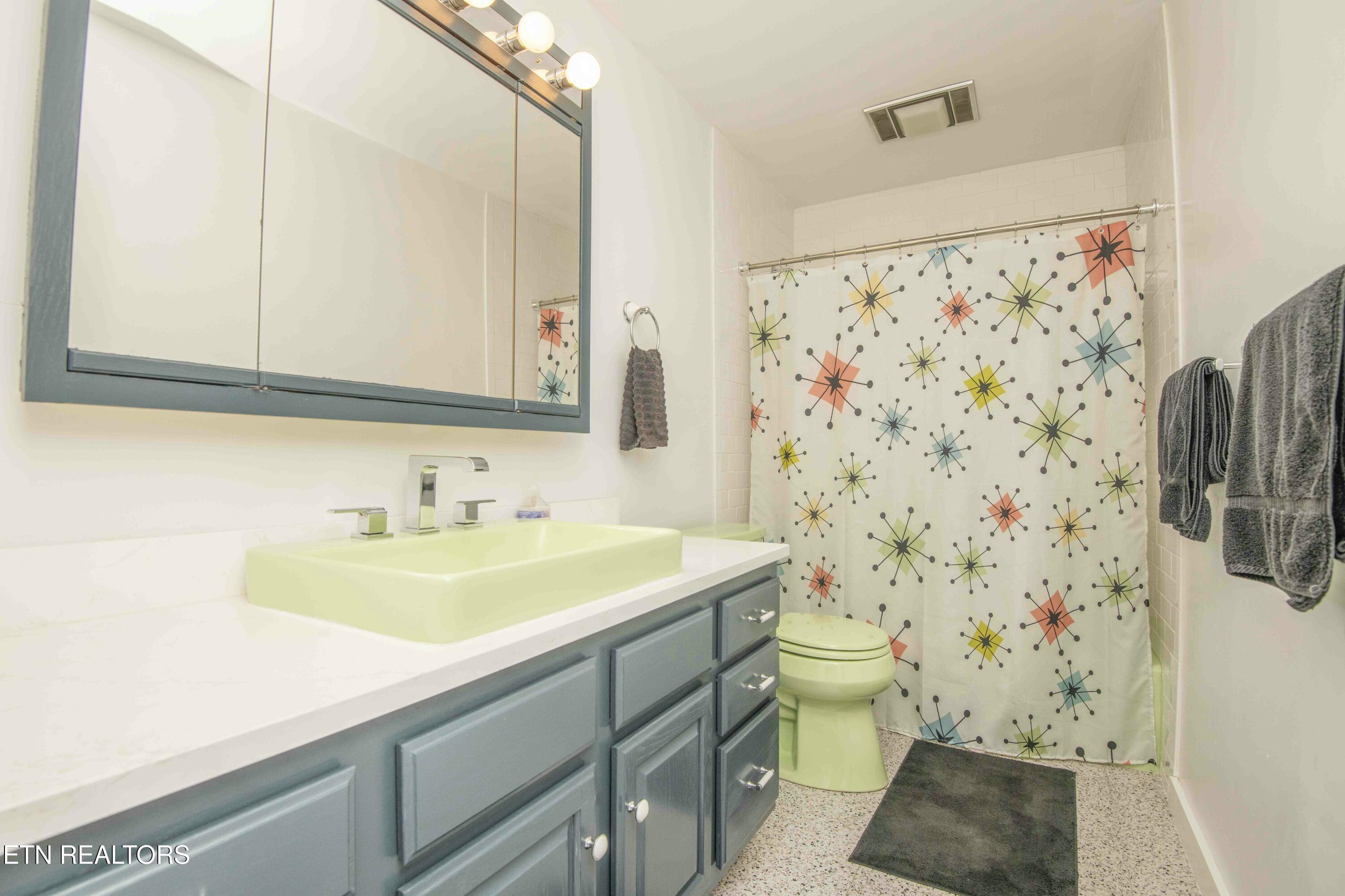 2212 Jones Bend Rd, Louisville, TN - Fort Loudoun and Tellico Lake Real Estate - Image# 12