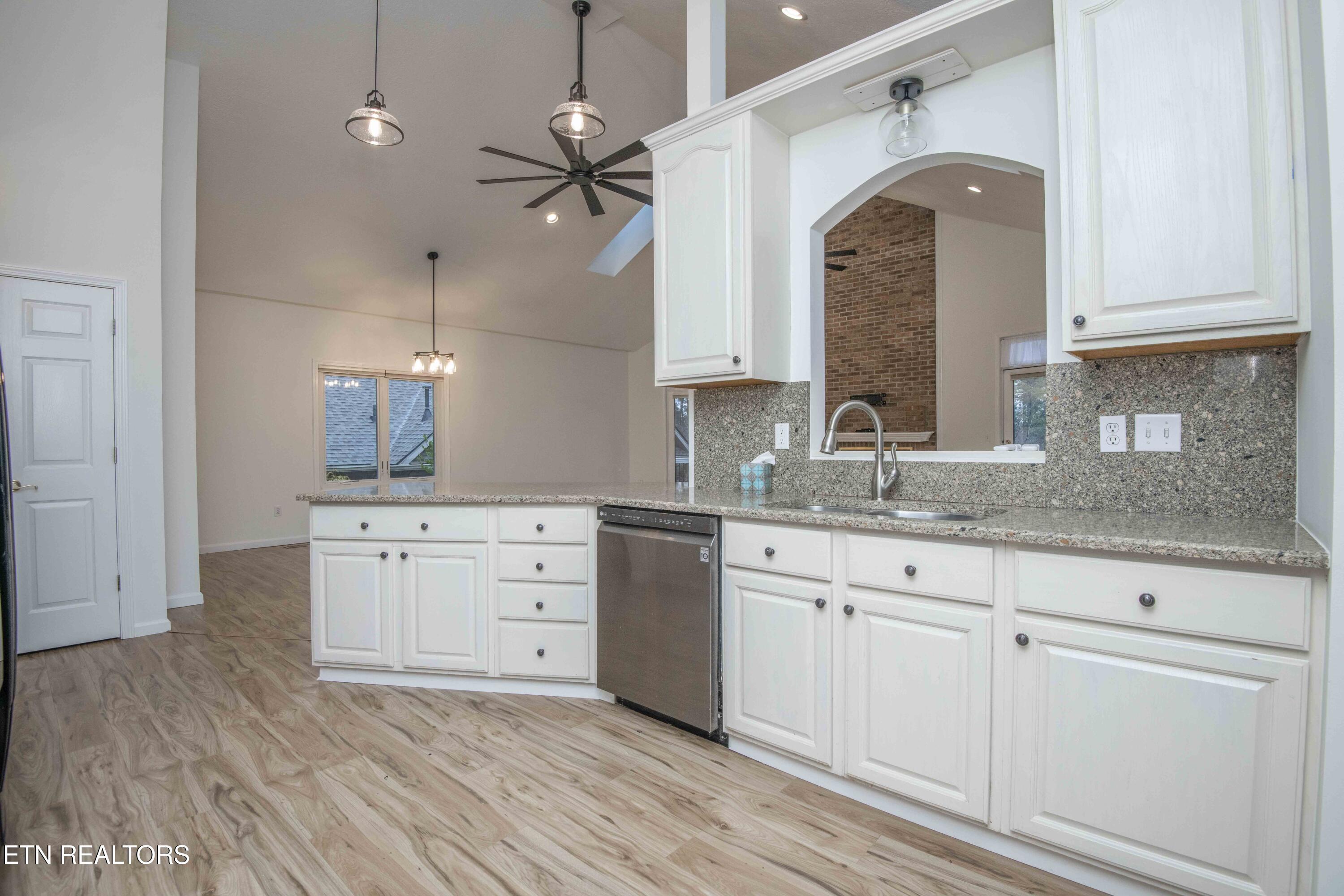 127 Kiowa Way, Loudon, TN - Fort Loudoun and Tellico Lake Real Estate - Image# 20