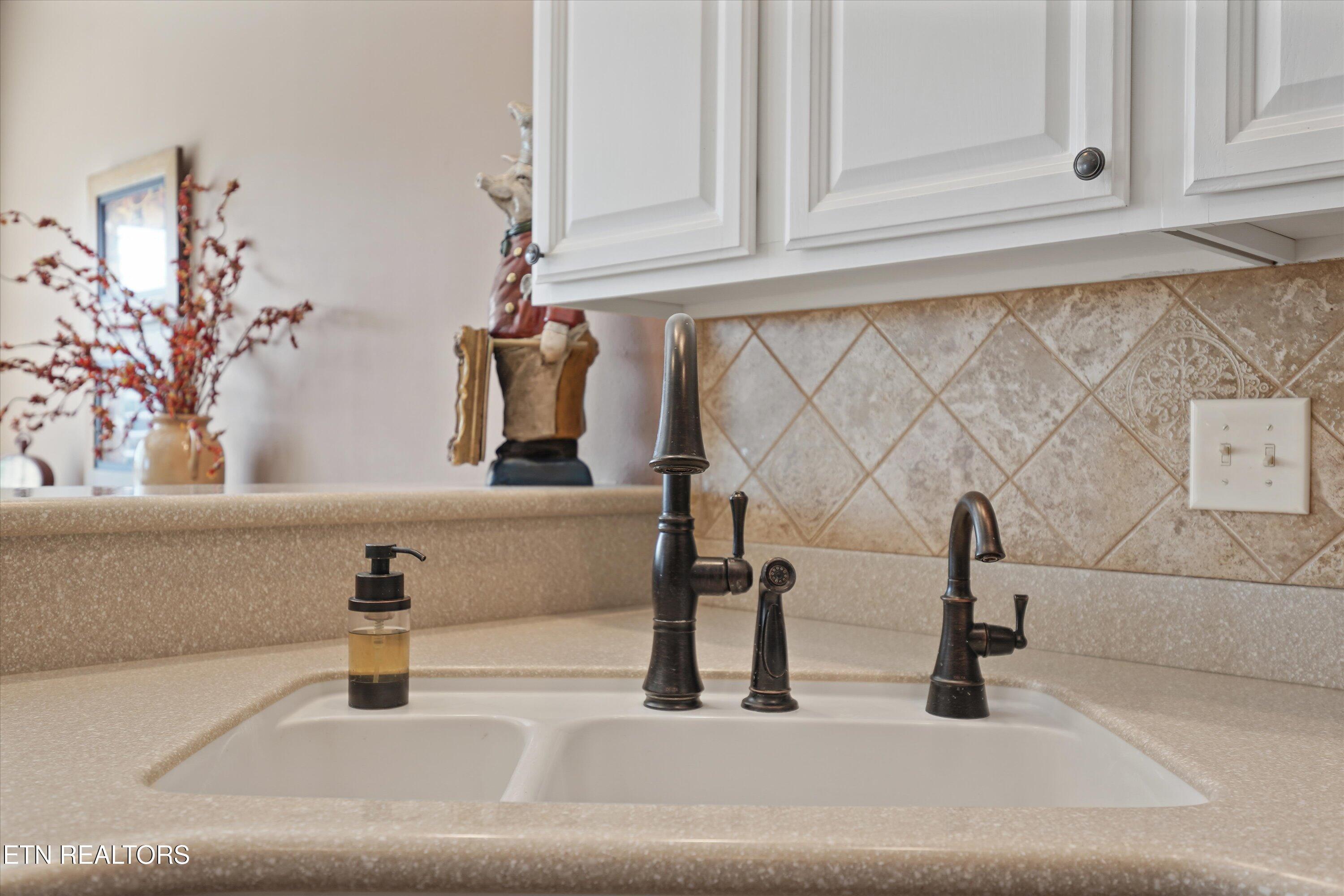 302 Chota Landing Trce, Loudon, TN - Fort Loudoun and Tellico Lake Real Estate - Image# 24