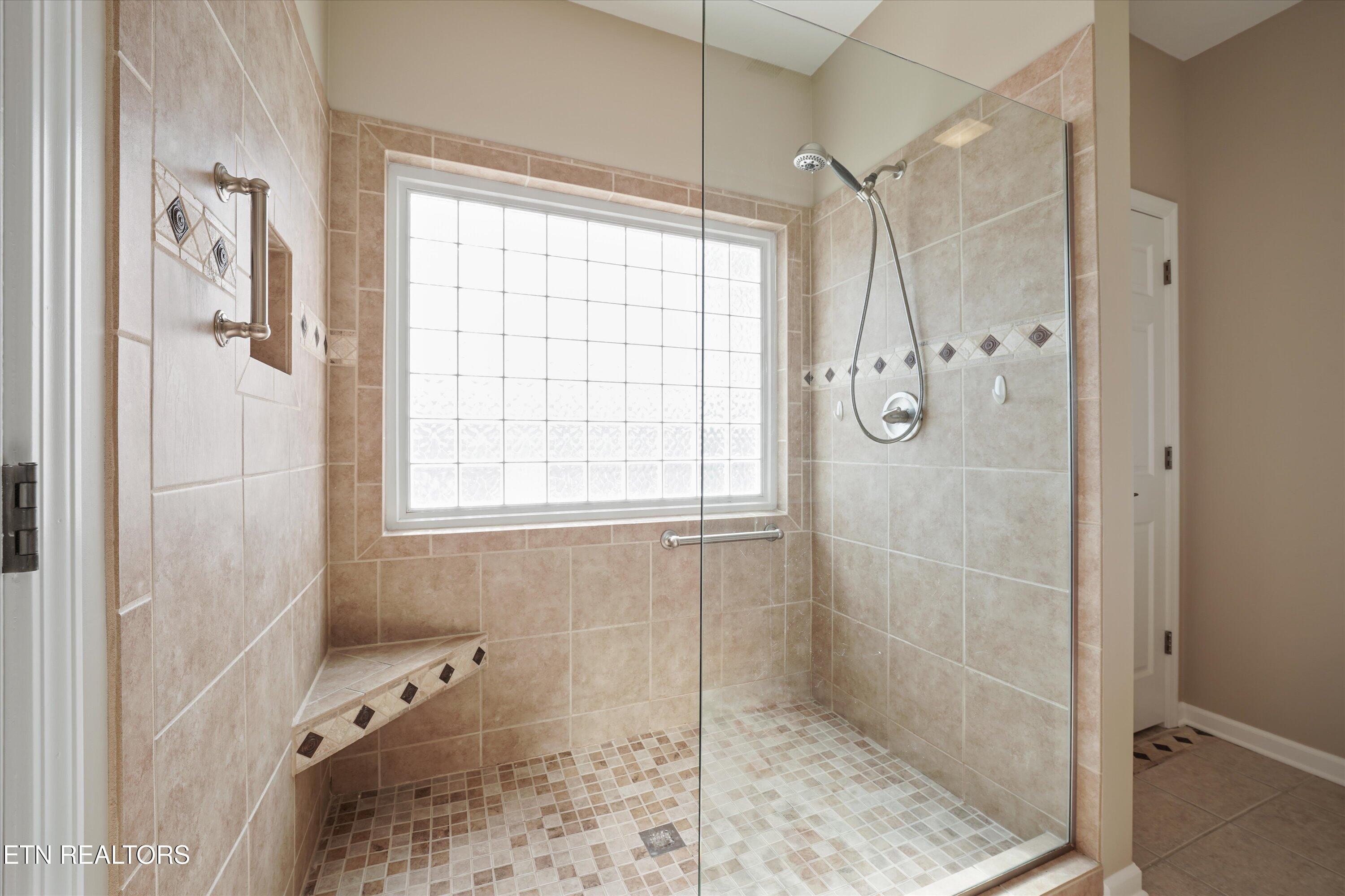 302 Chota Landing Trce, Loudon, TN - Fort Loudoun and Tellico Lake Real Estate - Image# 33