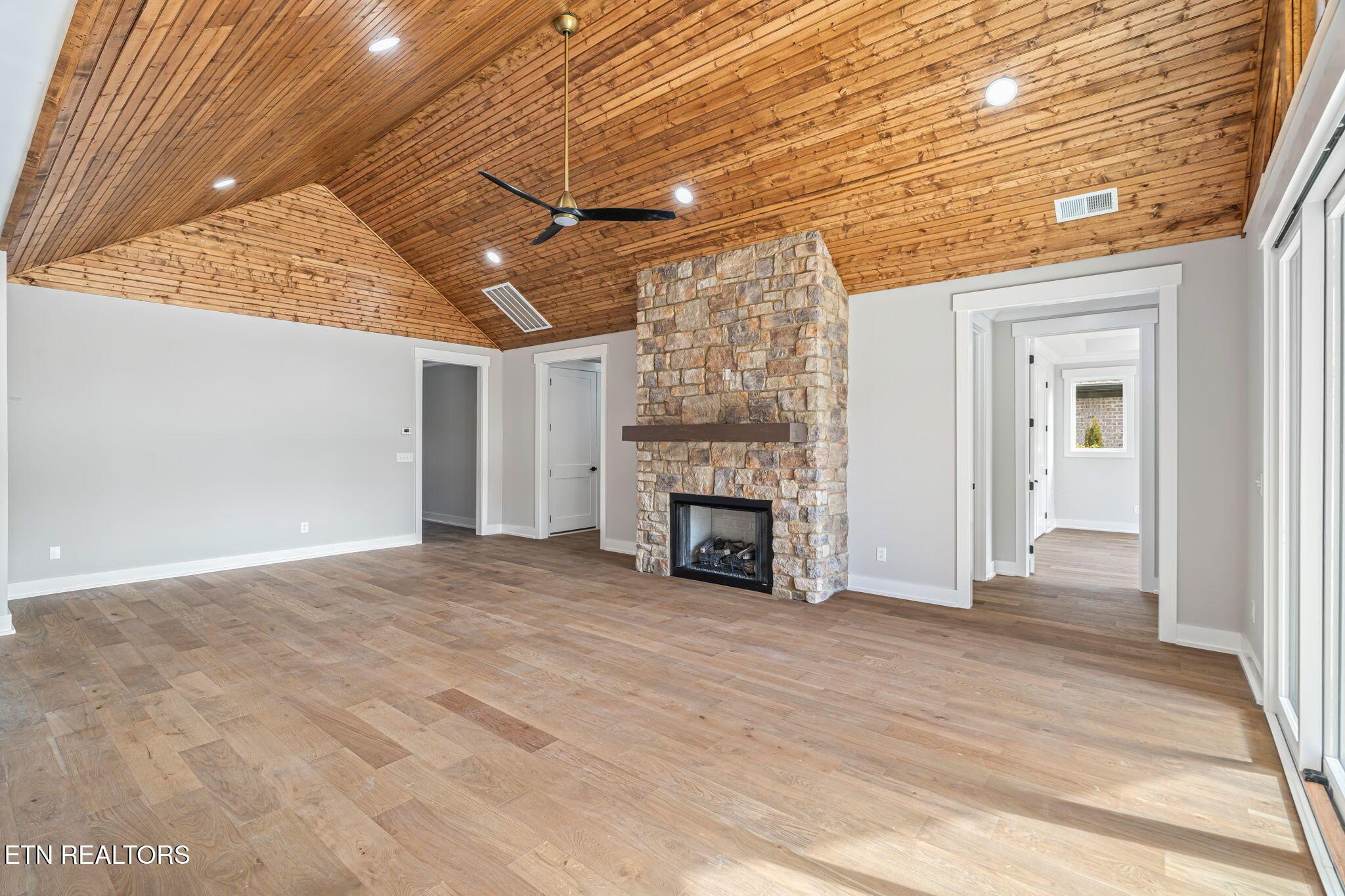 200 Goldcrest Drive, Vonore, TN - Fort Loudoun and Tellico Lake Real Estate - Image# 9