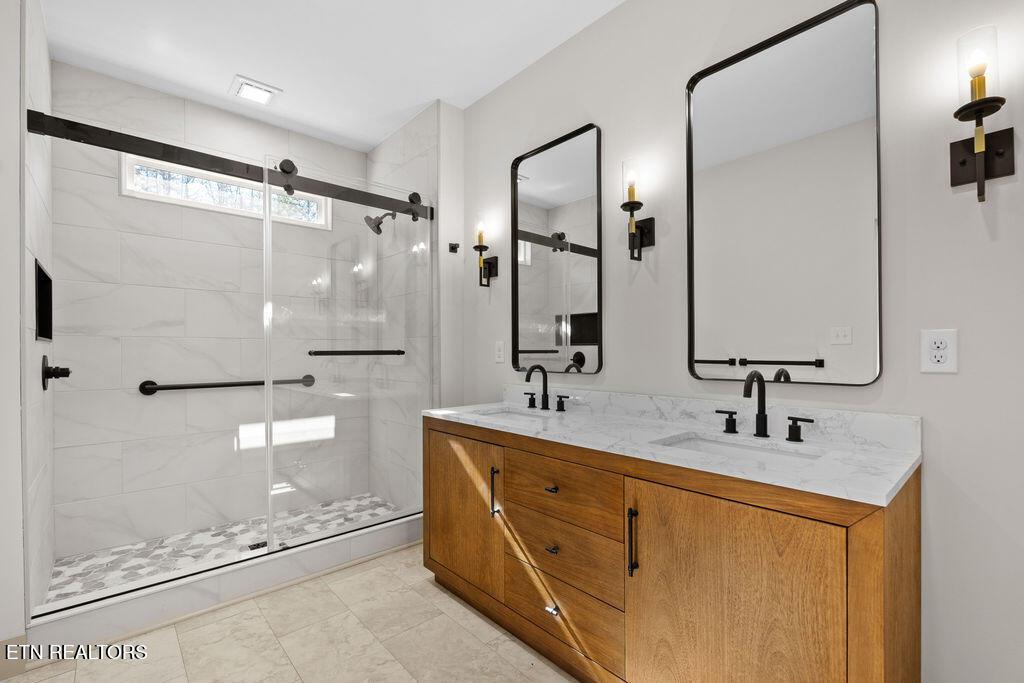 330 Falcon Tr, Vonore, TN - Fort Loudoun and Tellico Lake Real Estate - Image# 19